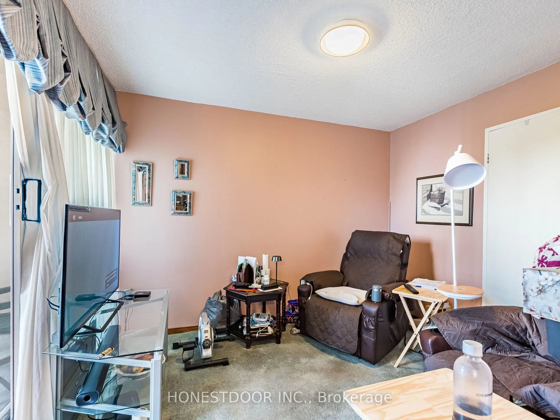 3590 Kaneff Crescent, #808