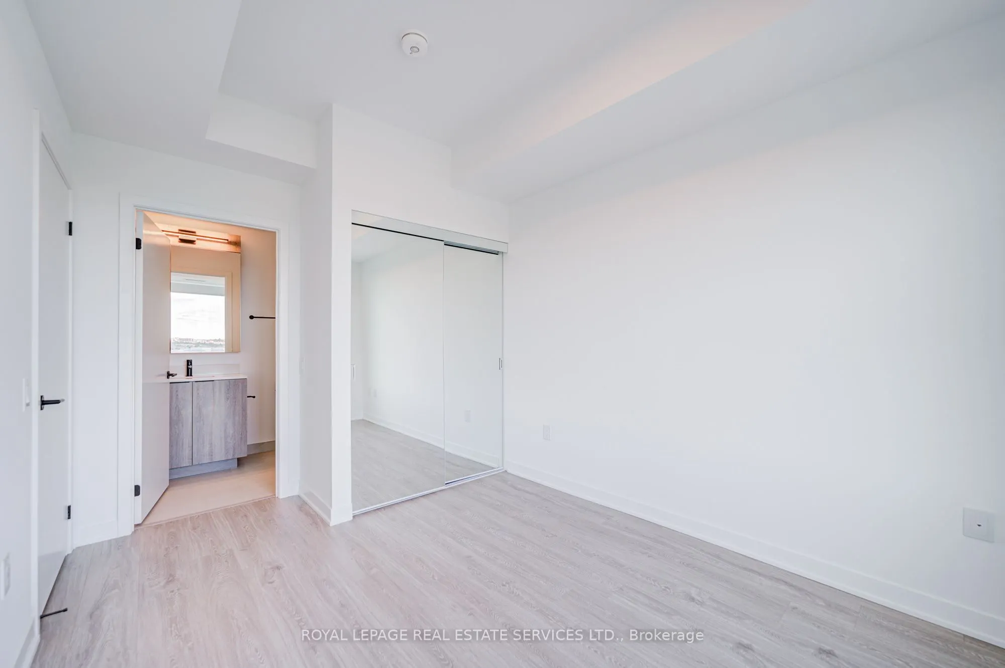 2495 Eglinton Avenue W, #1007