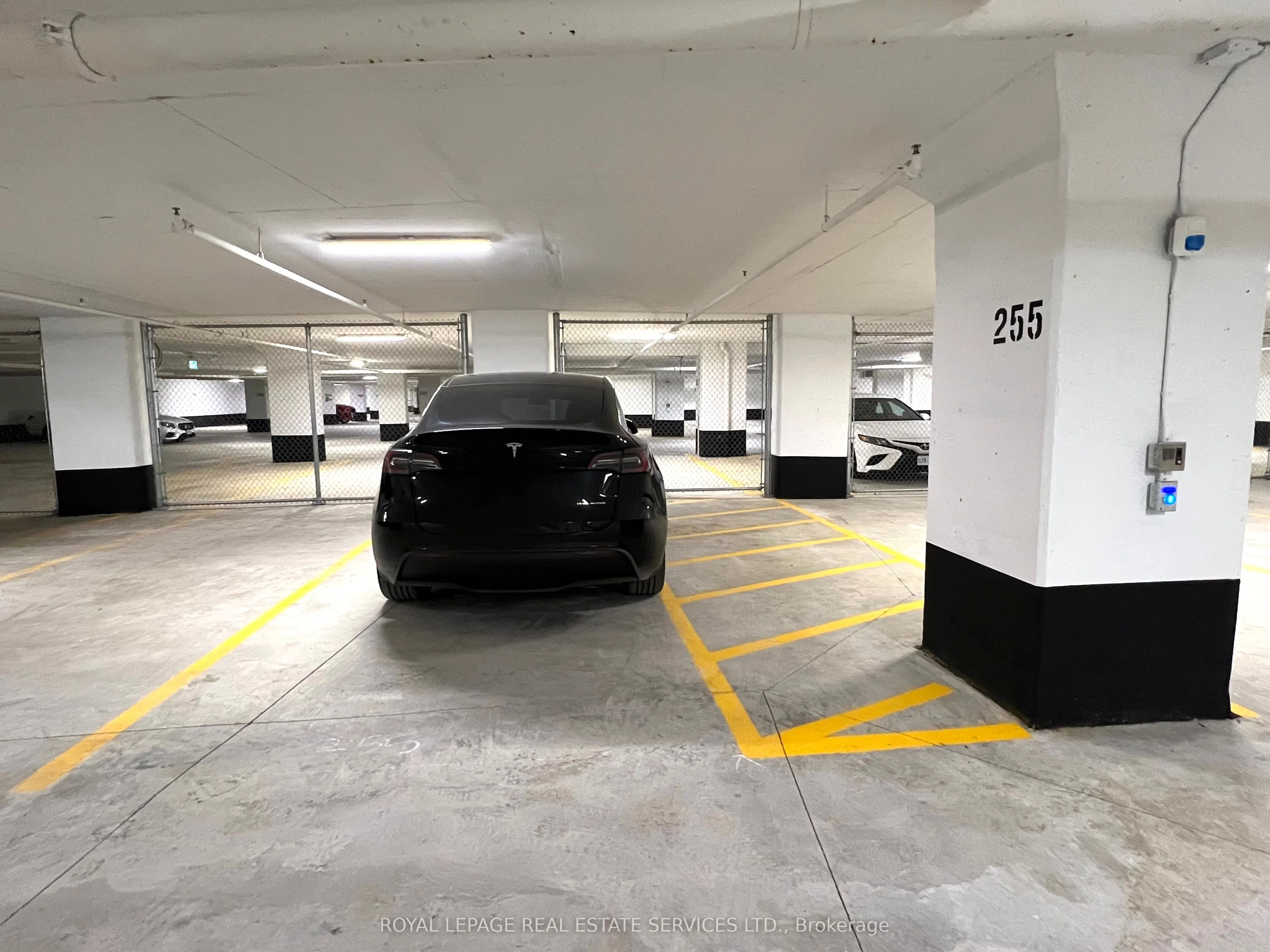 2495 Eglinton Avenue W, #1007