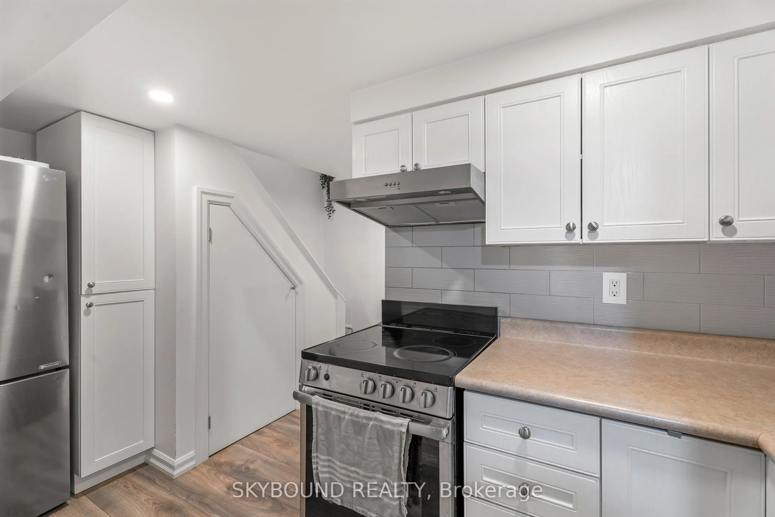 790 The Queensway