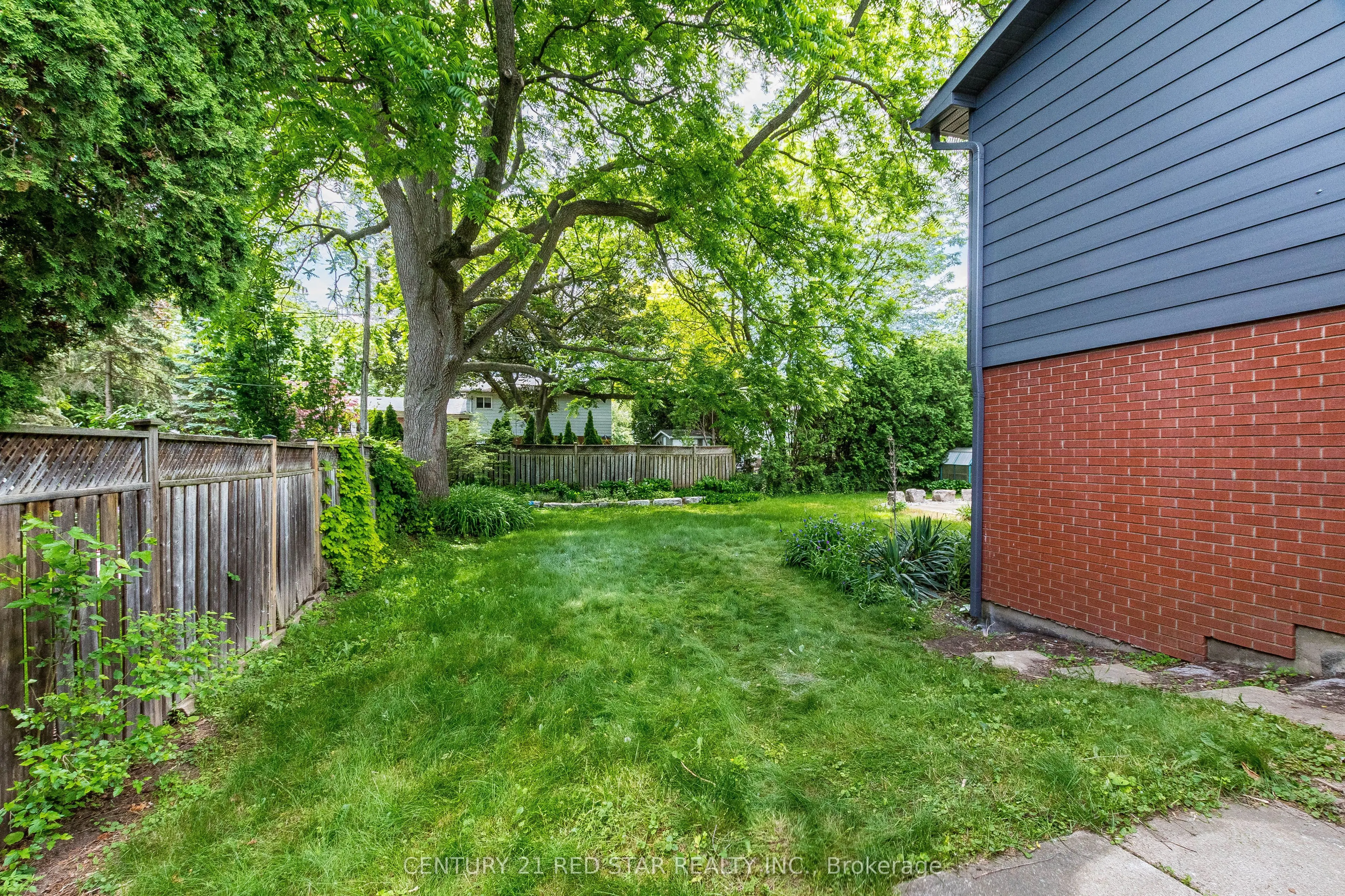 1448 Willowdown Road