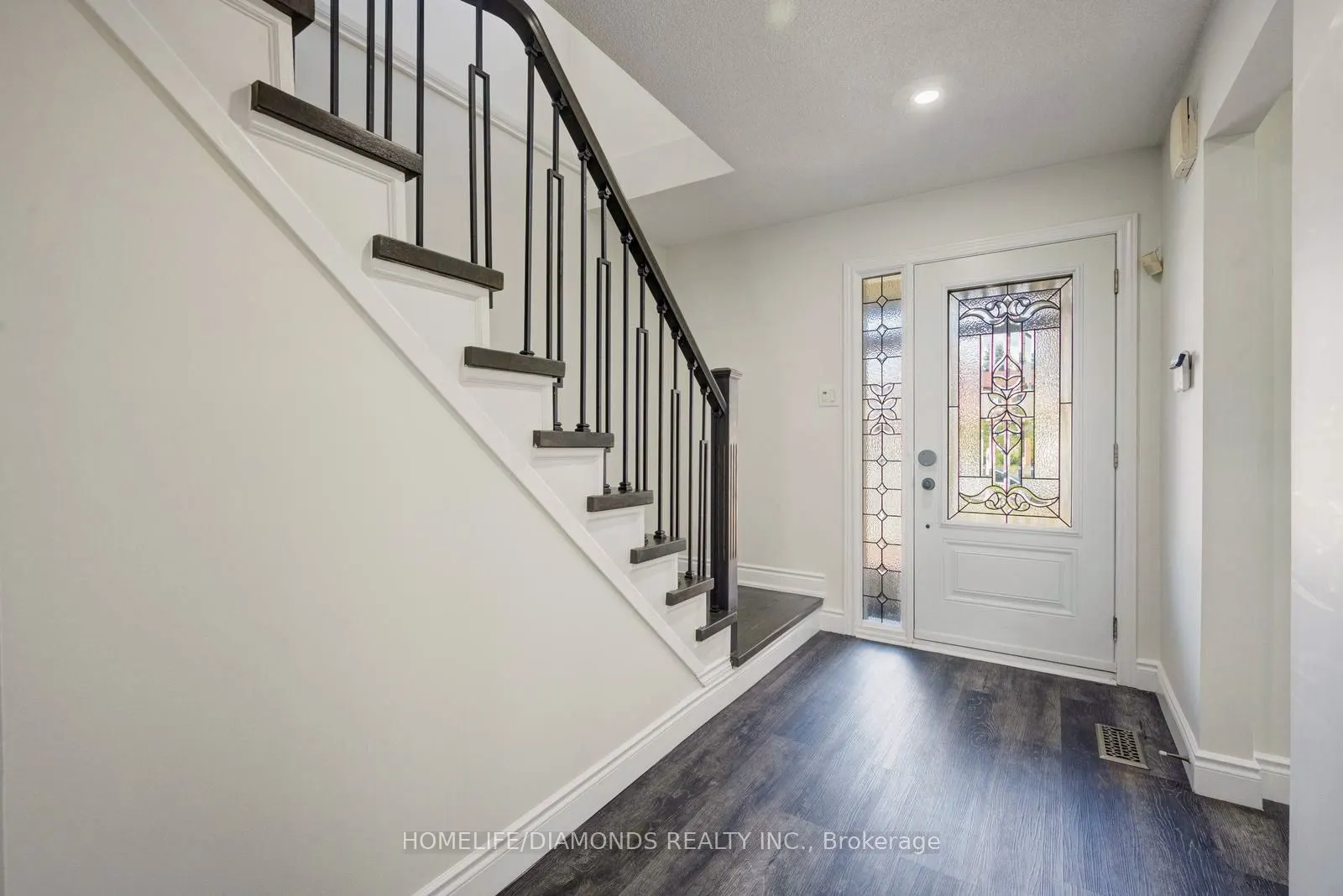 370 Hansen Road N