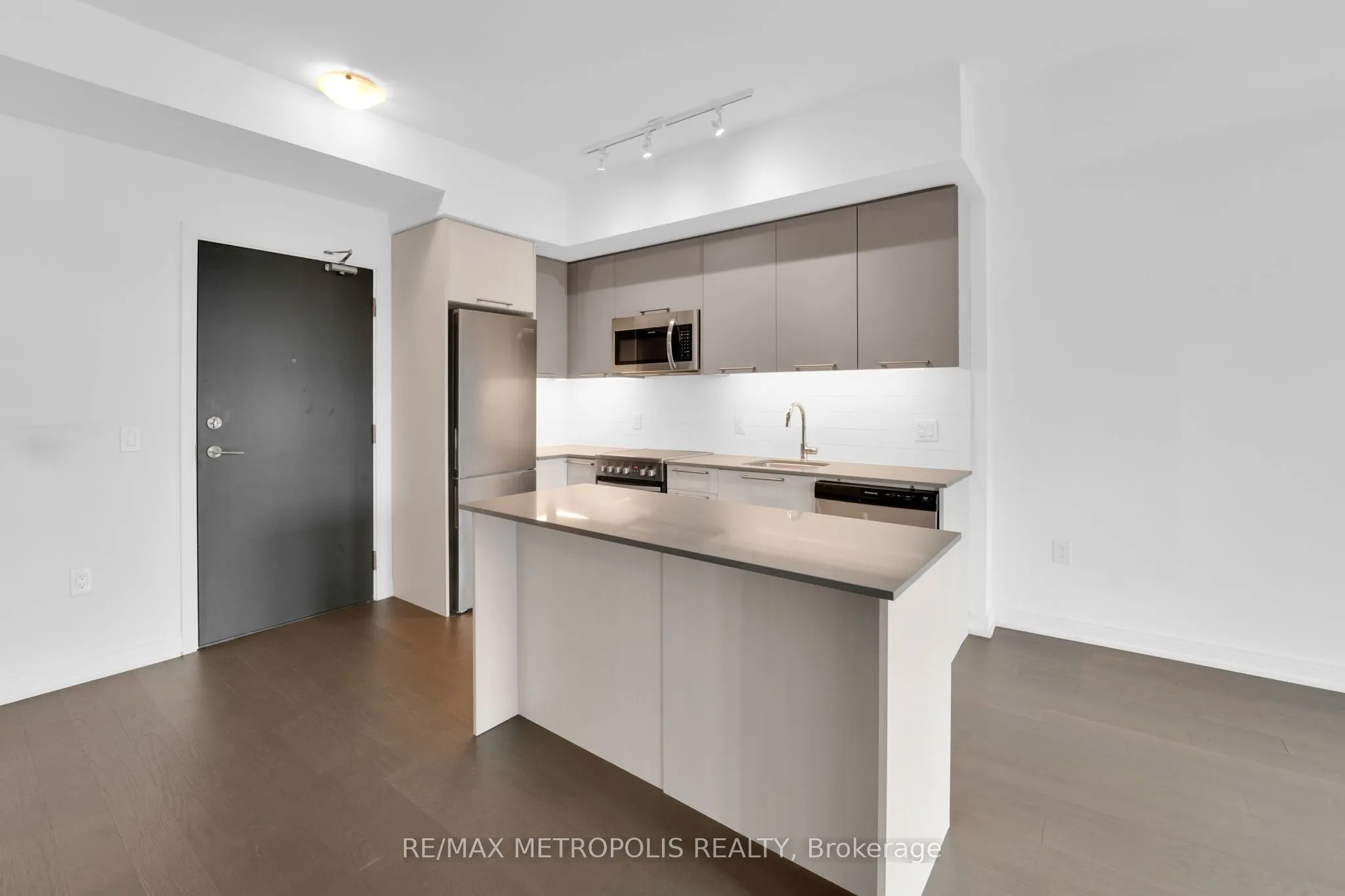 25 Neighbourhood Lane, #602