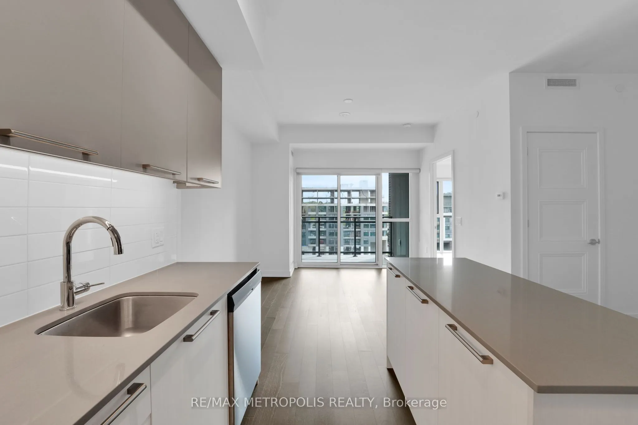 25 Neighbourhood Lane, #602
