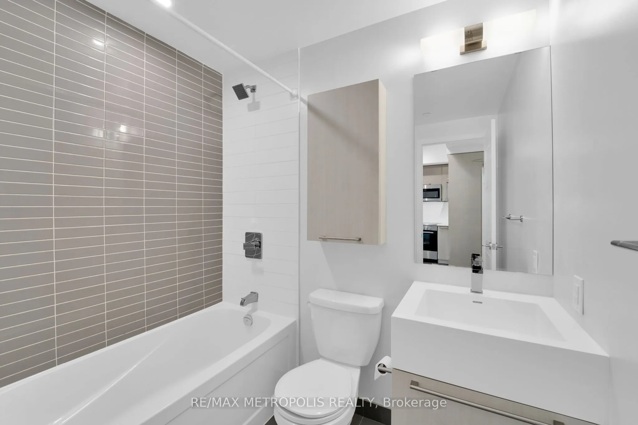 25 Neighbourhood Lane, #602