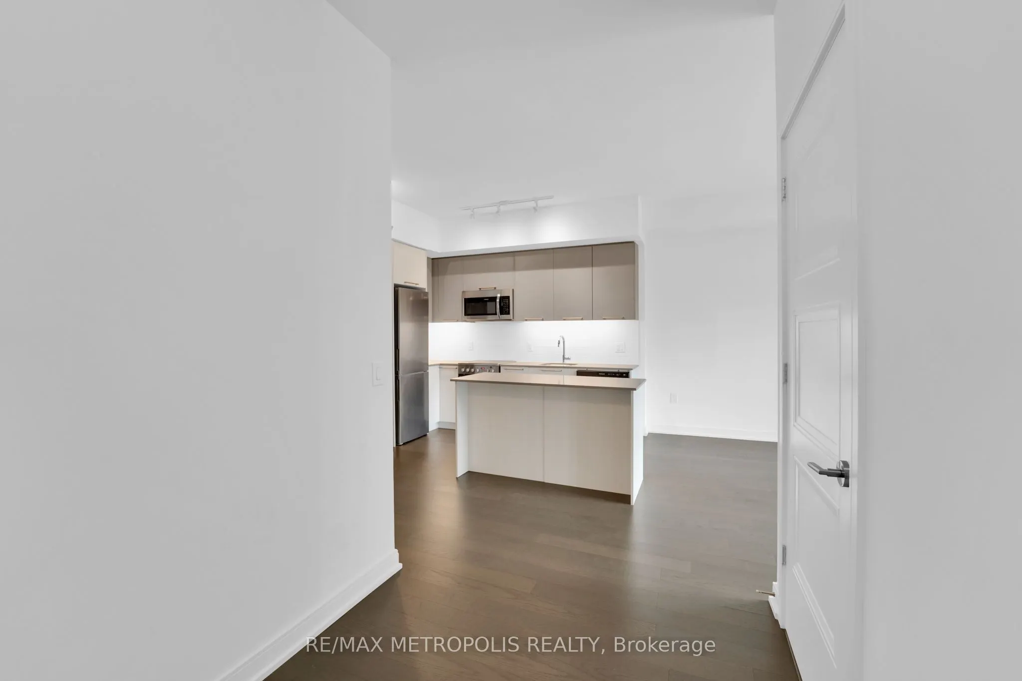 25 Neighbourhood Lane, #602