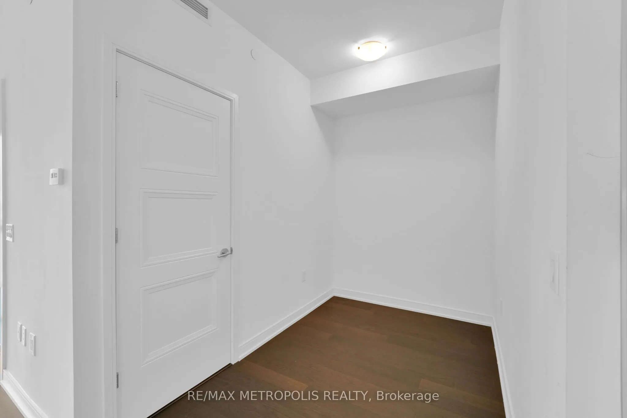 25 Neighbourhood Lane, #602