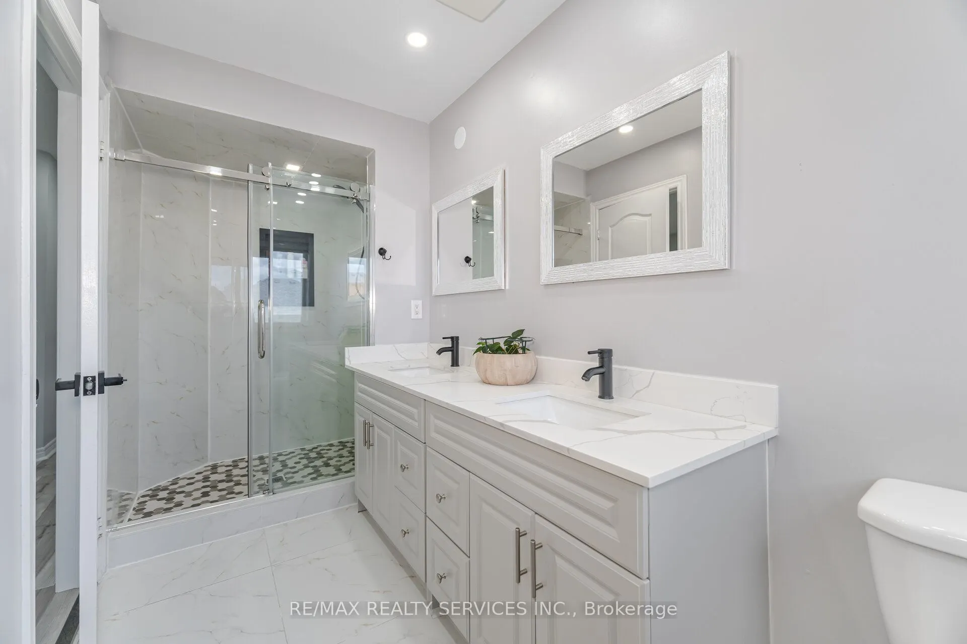 10 Martree Crescent