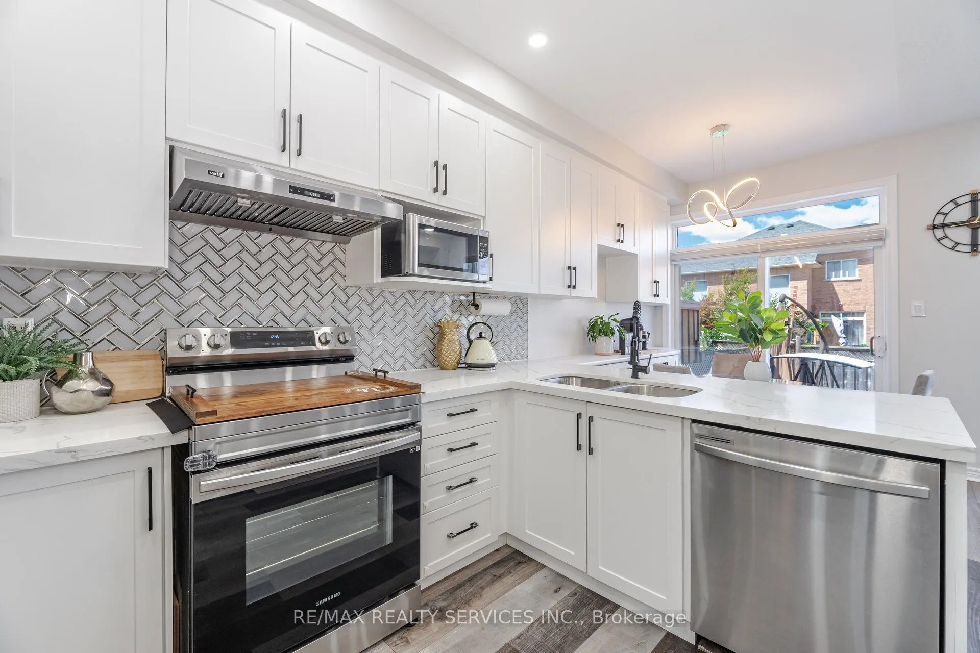 10 Martree Crescent