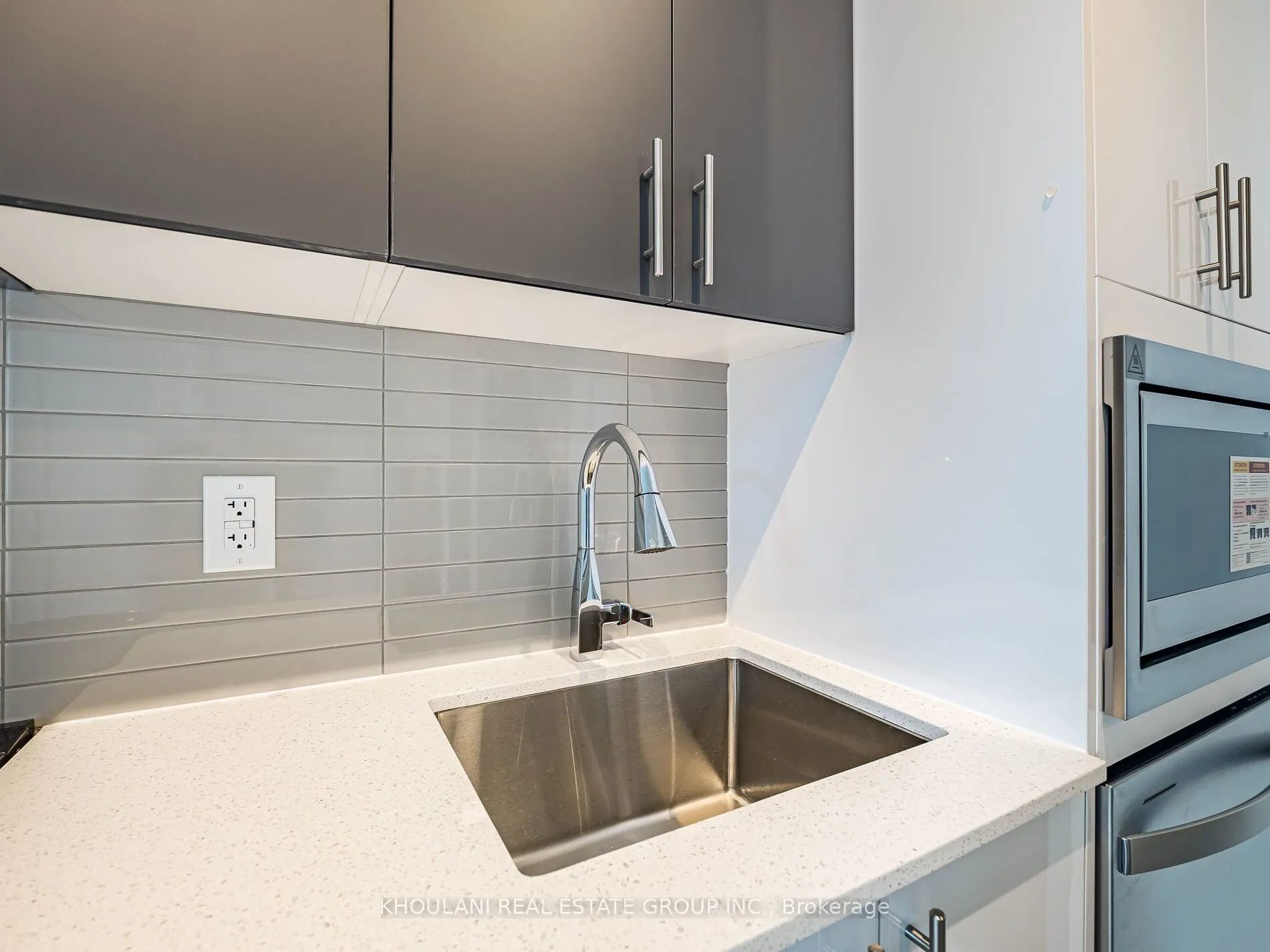 5105 Hurontario Street, #3006