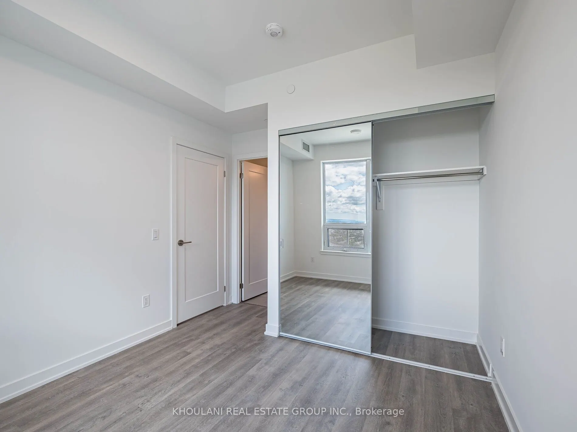 5105 Hurontario Street, #3006