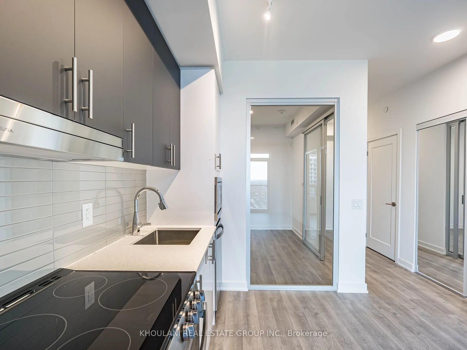 5105 Hurontario Street, #3006