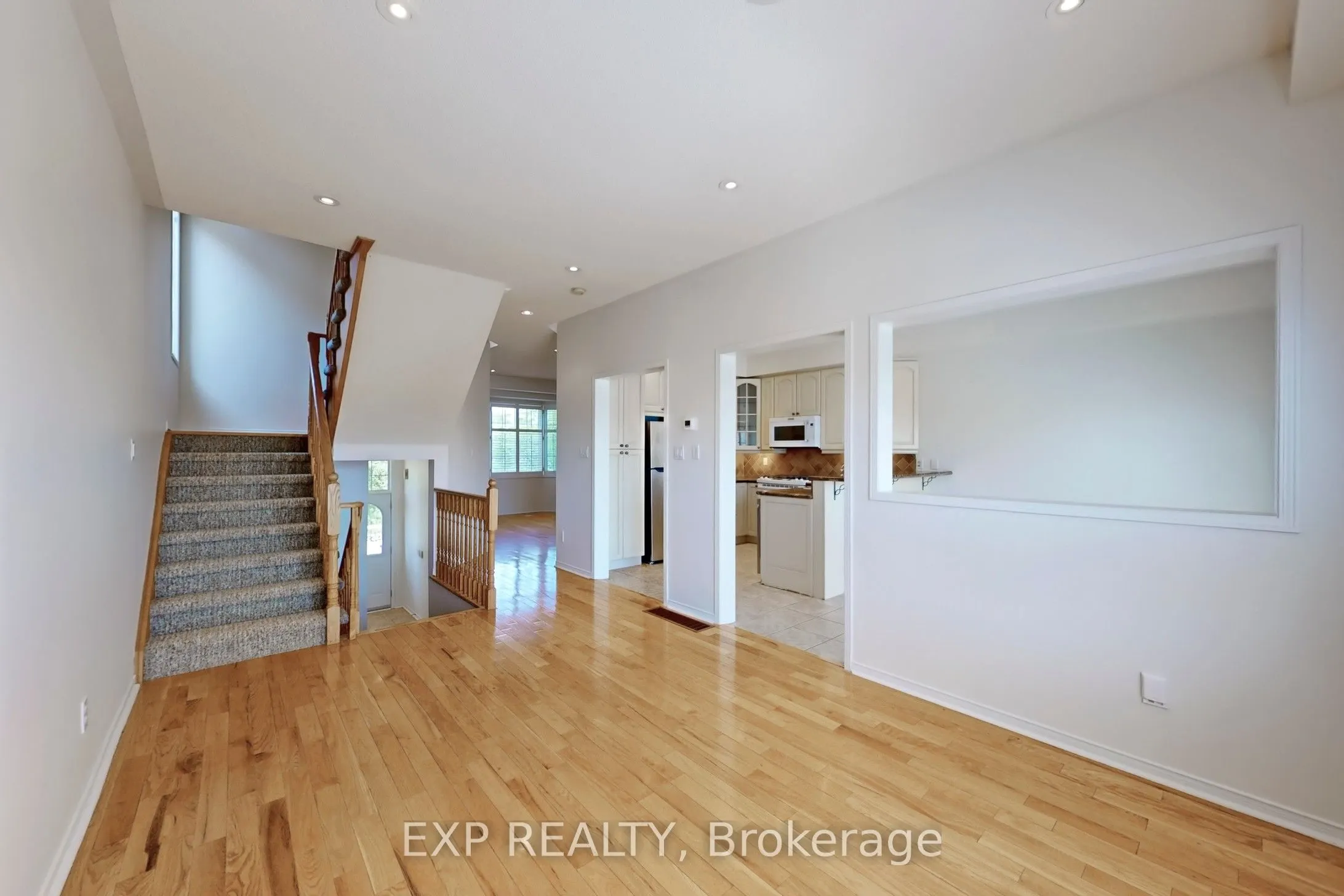 6630 Opera Glass Crescent