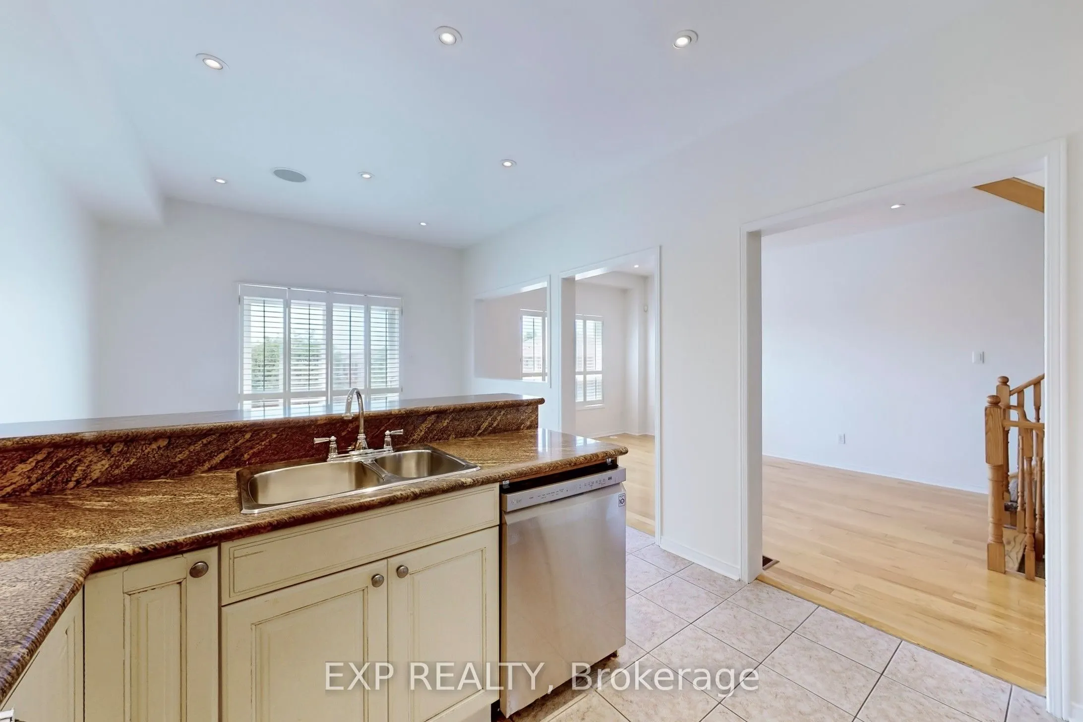 6630 Opera Glass Crescent