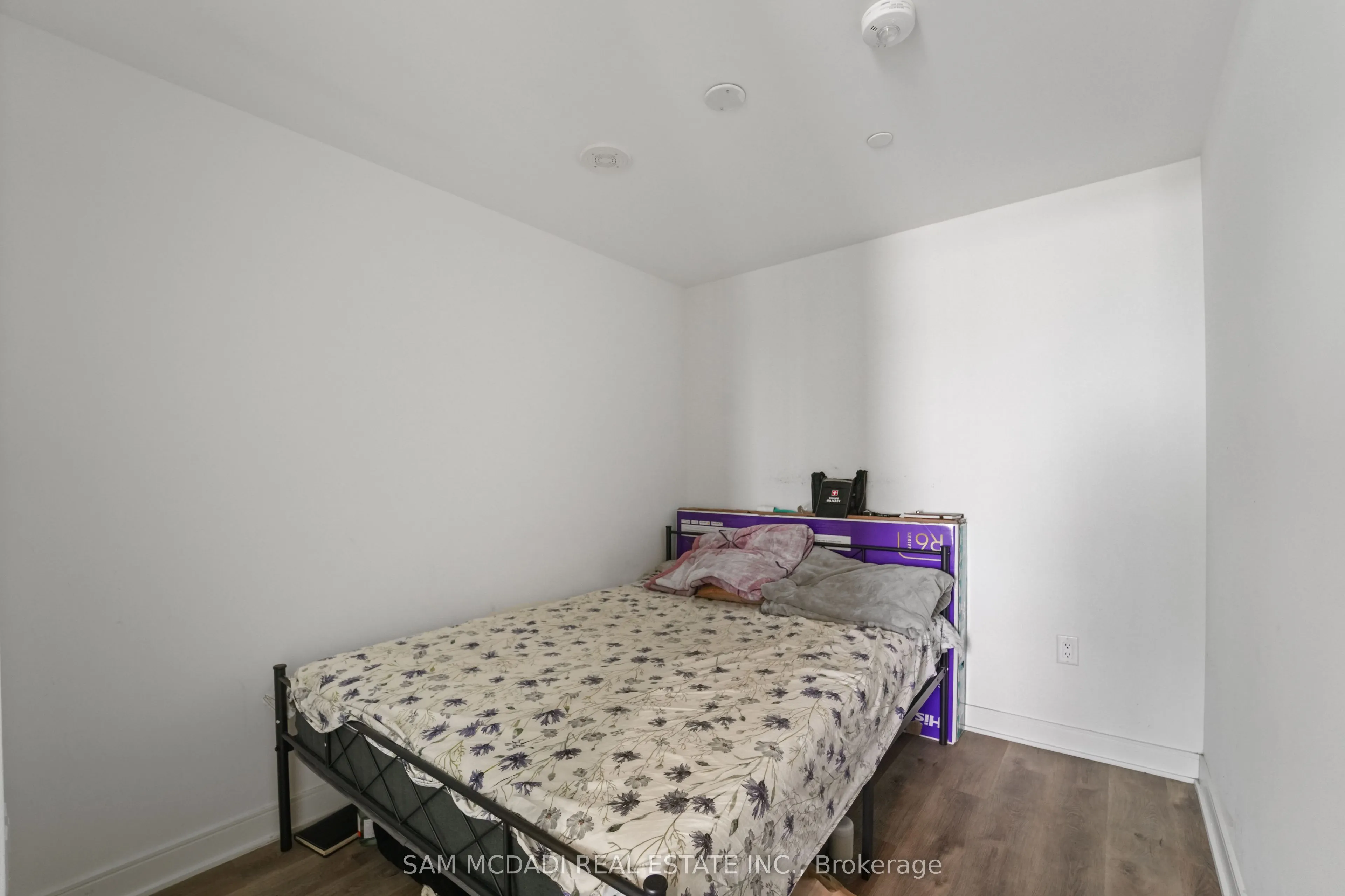 86 Dundas Street E, #1513