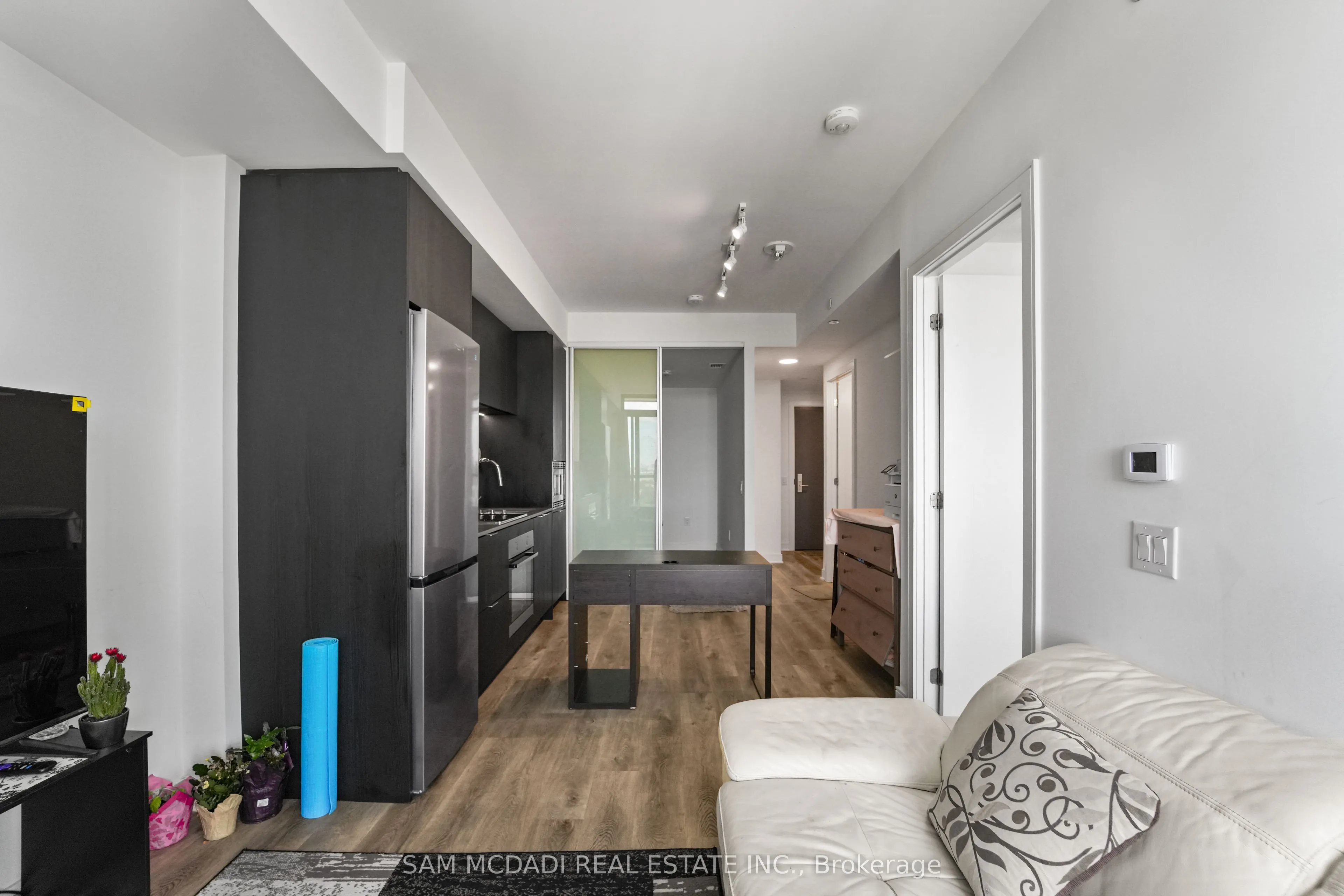 86 Dundas Street E, #1513