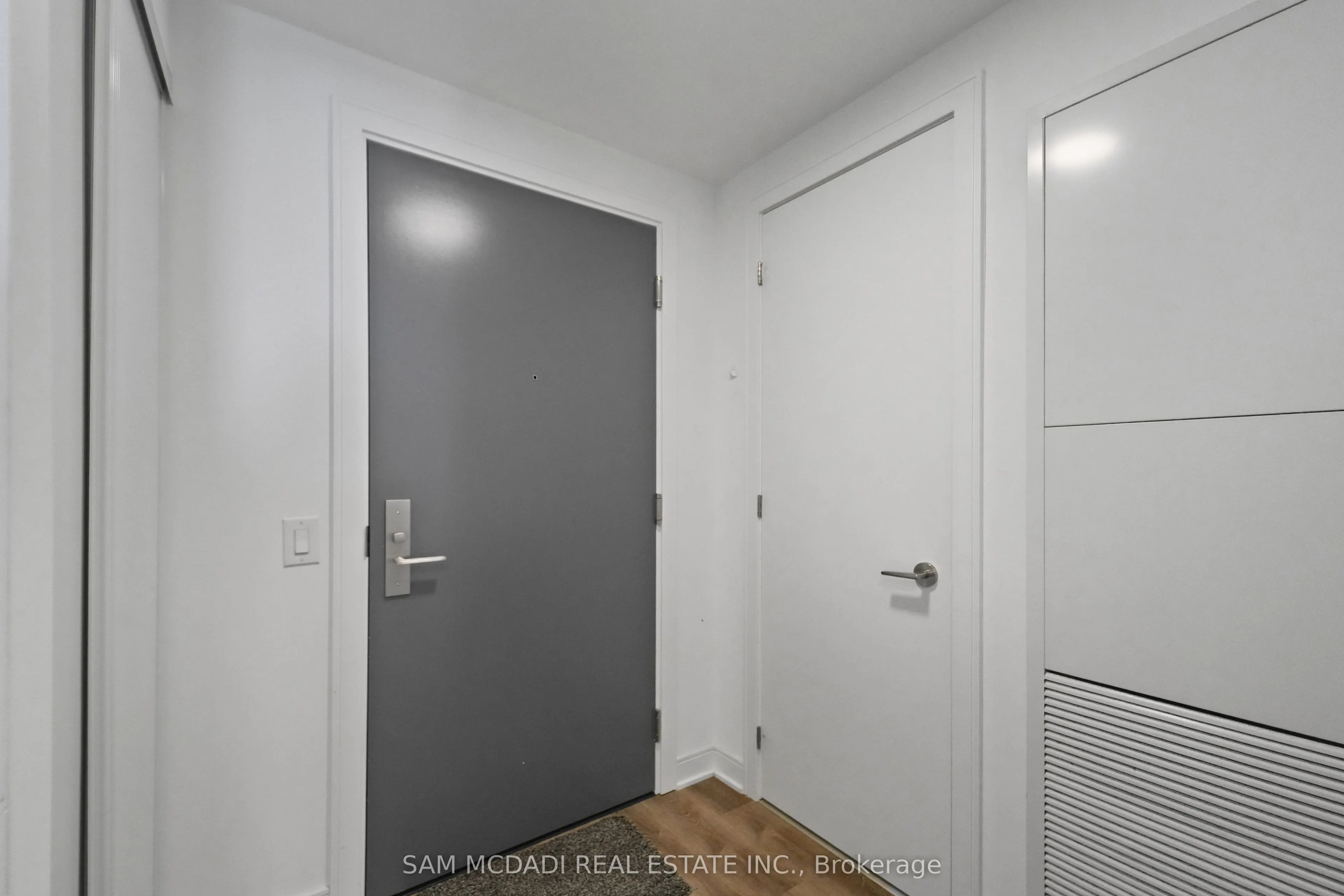 86 Dundas Street E, #1513