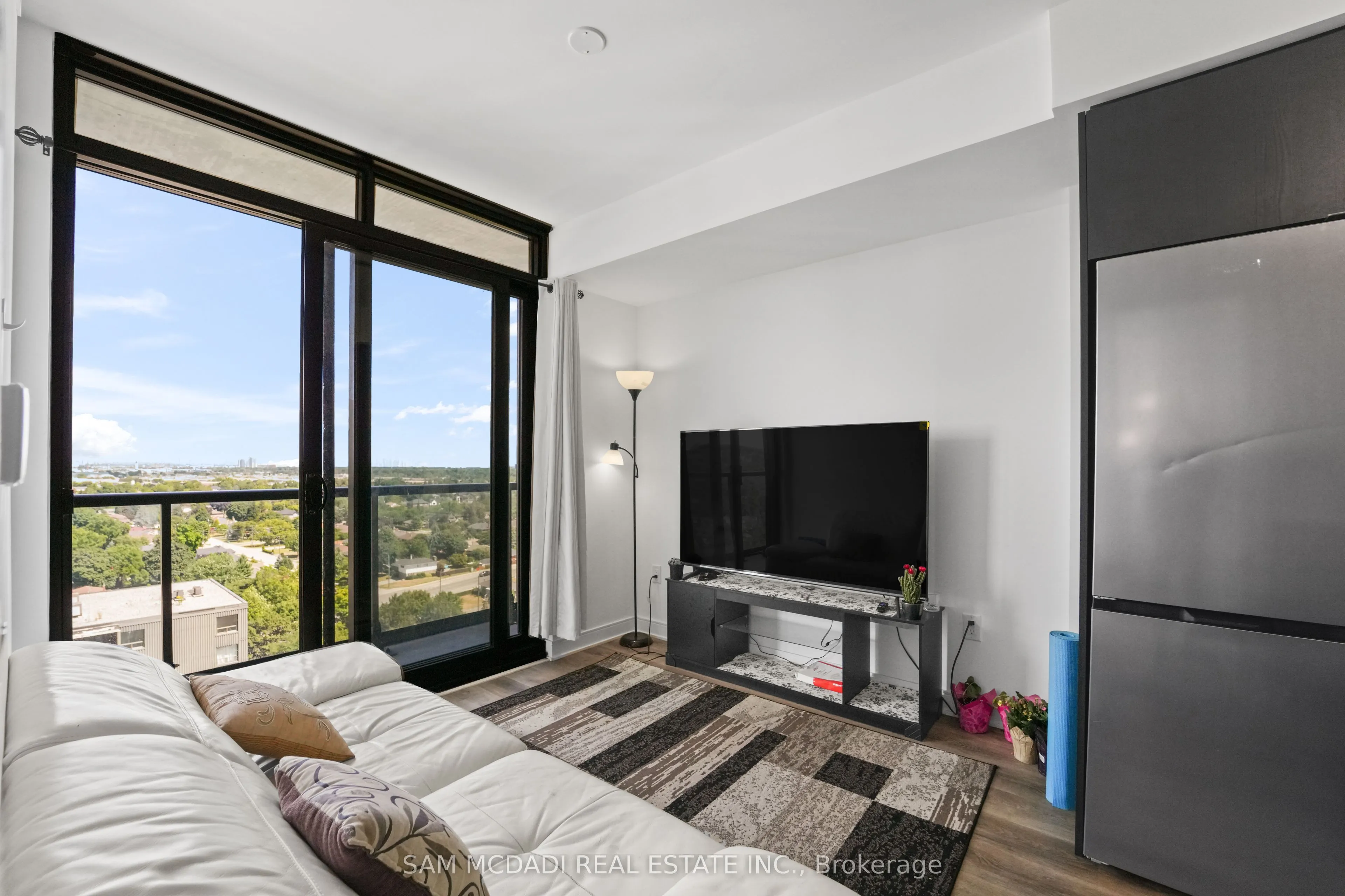 86 Dundas Street E, #1513