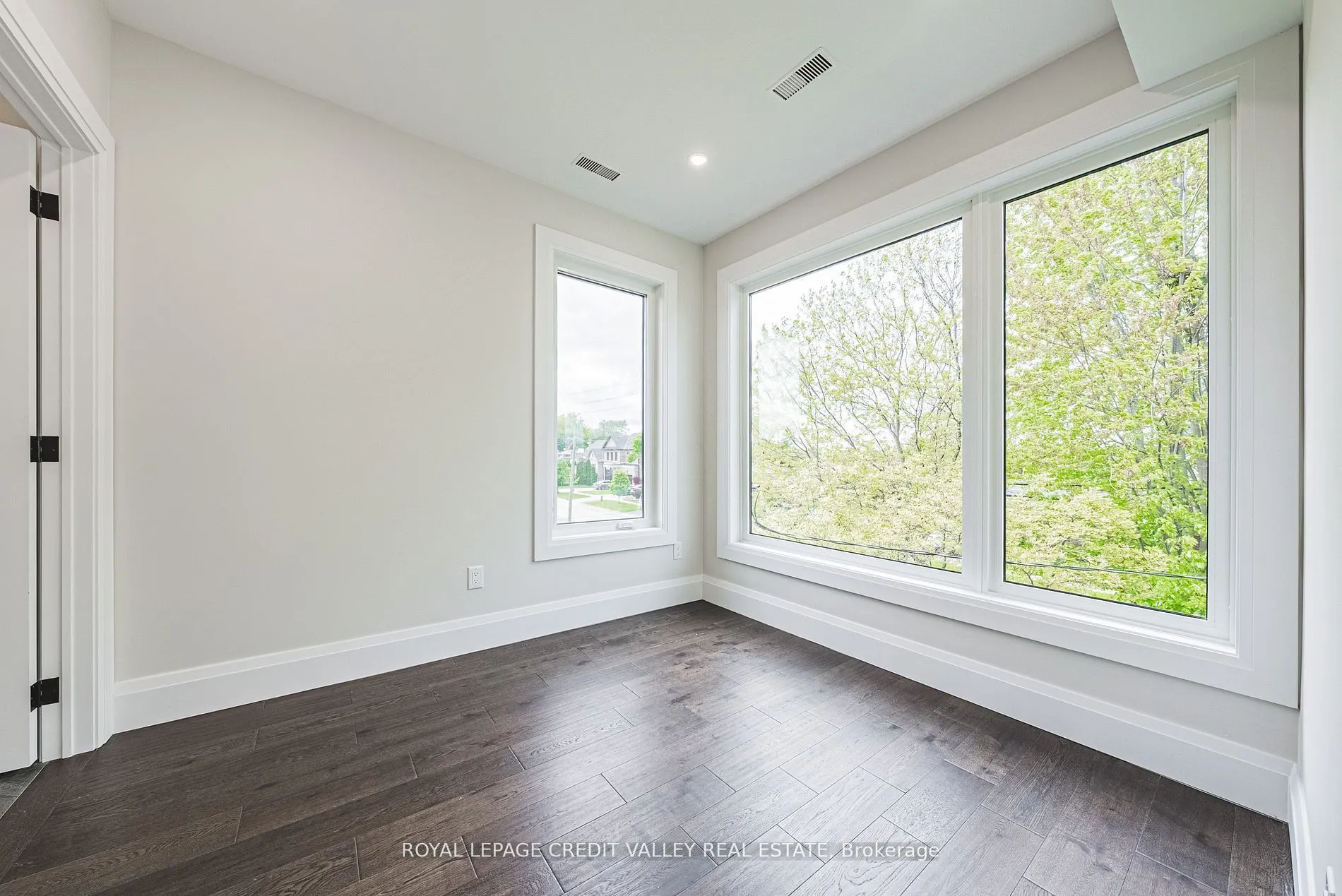 18 Bellman Avenue