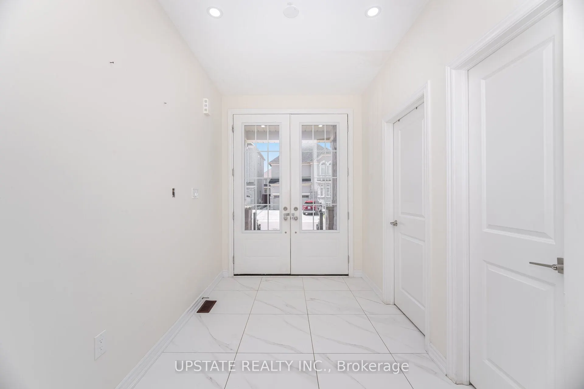 2 Jenwood Crescent