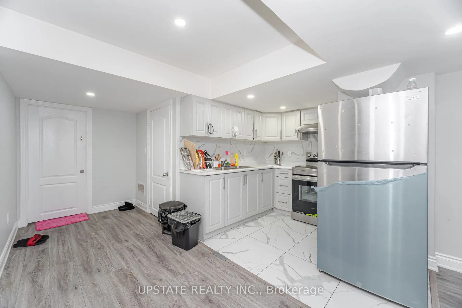 2 Jenwood Crescent