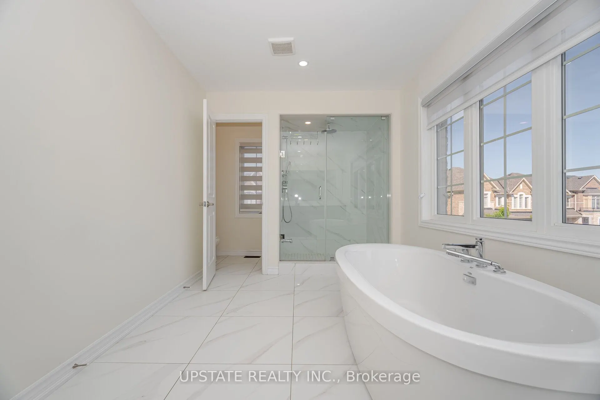 2 Jenwood Crescent