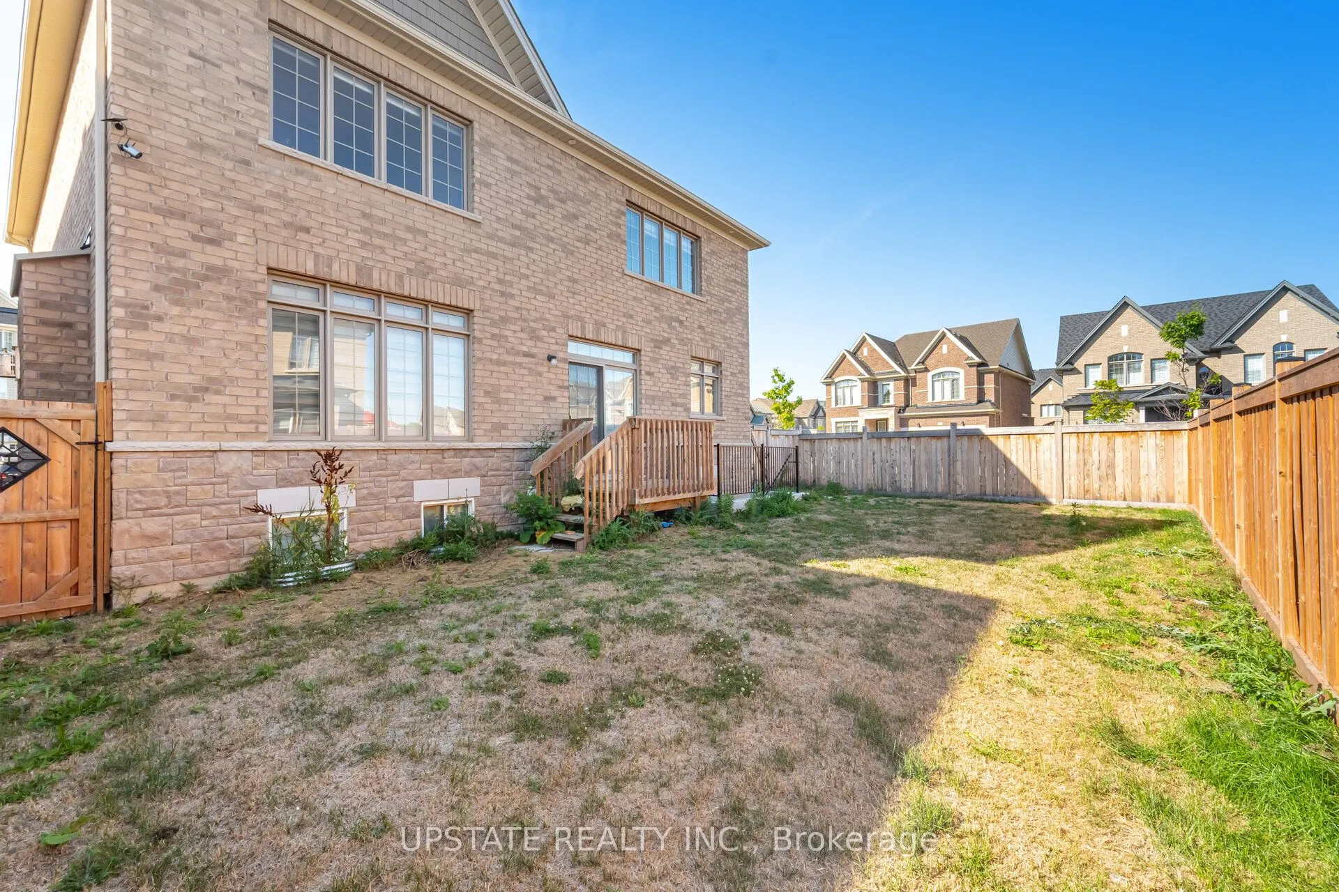 2 Jenwood Crescent