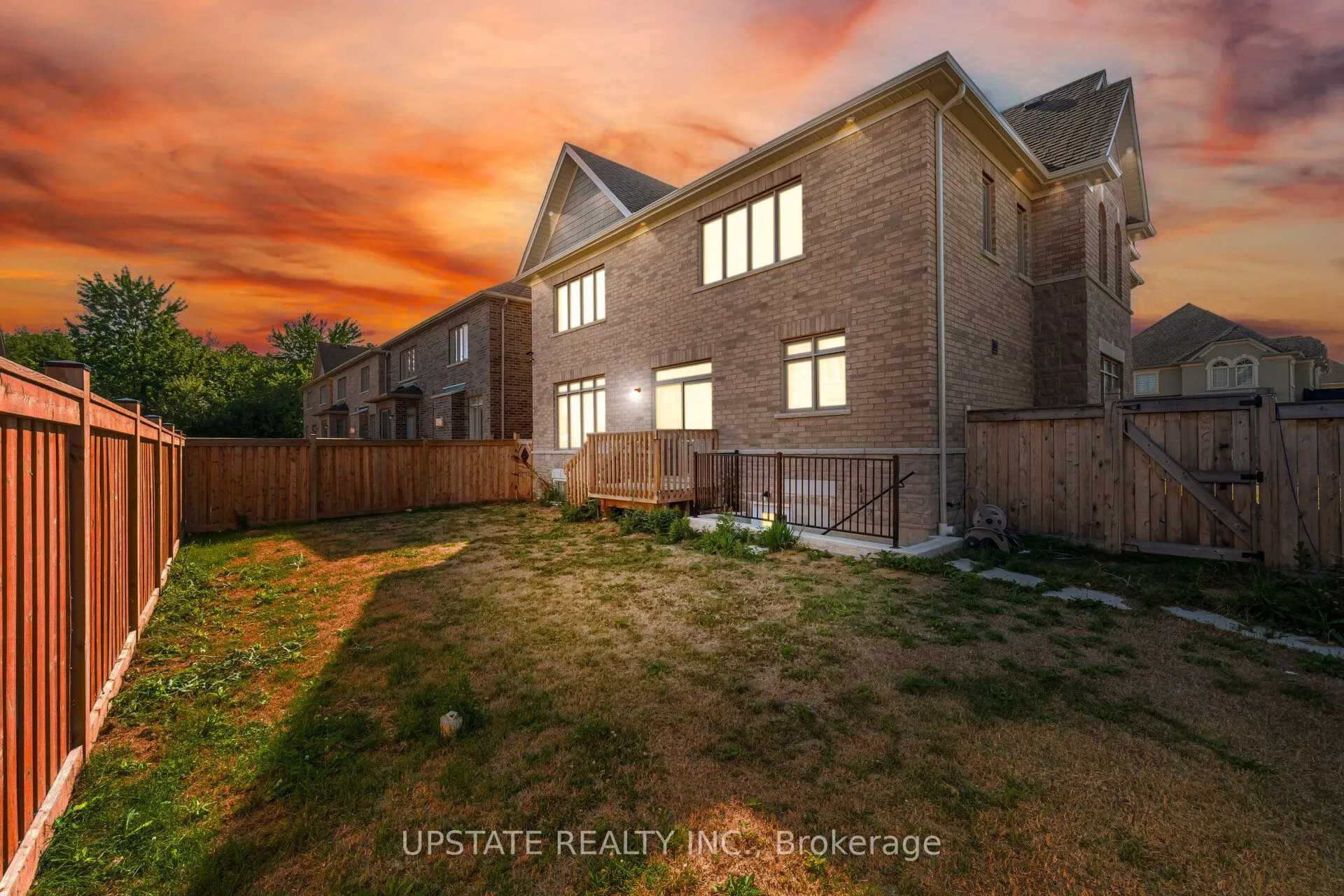 2 Jenwood Crescent