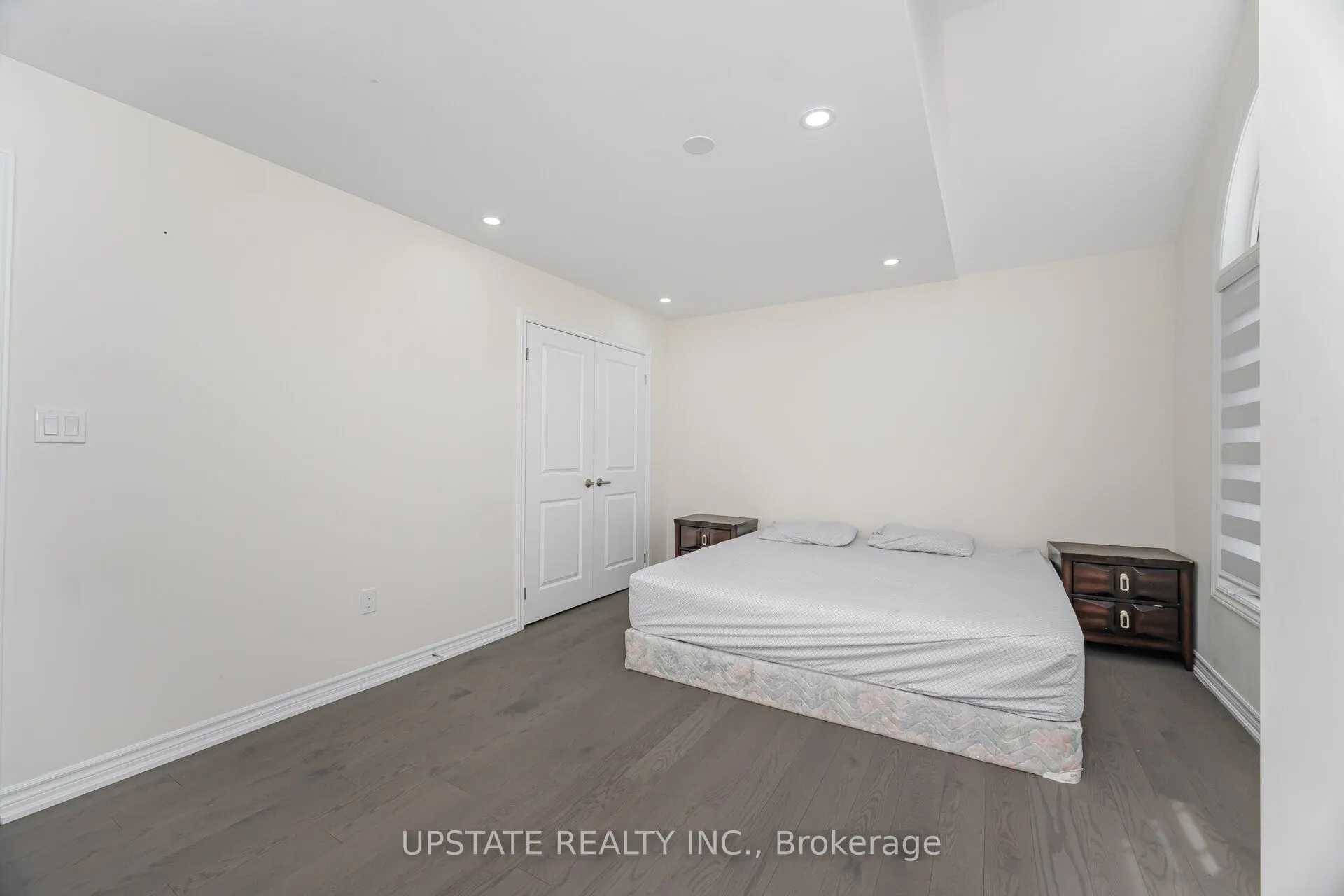 2 Jenwood Crescent