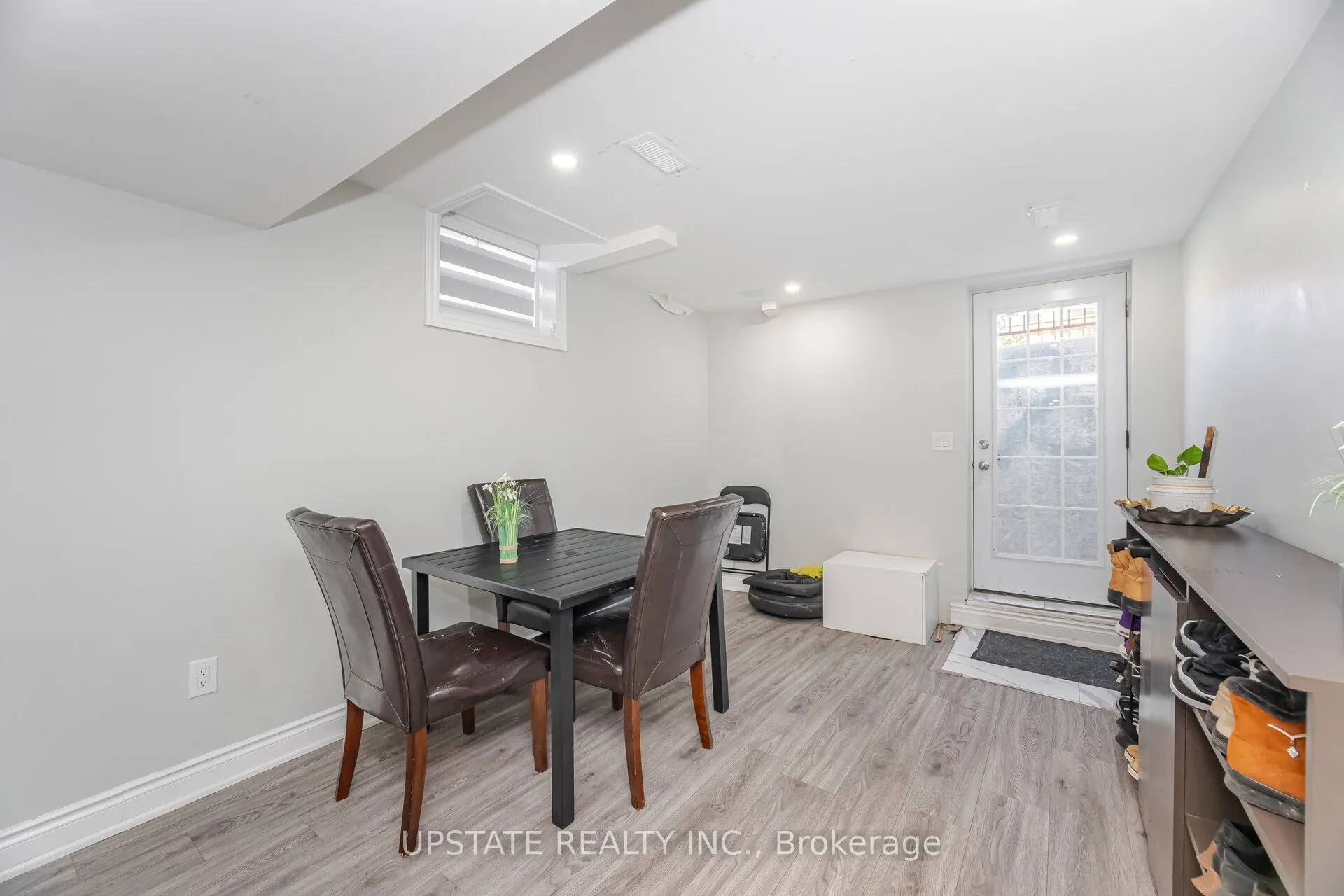 2 Jenwood Crescent