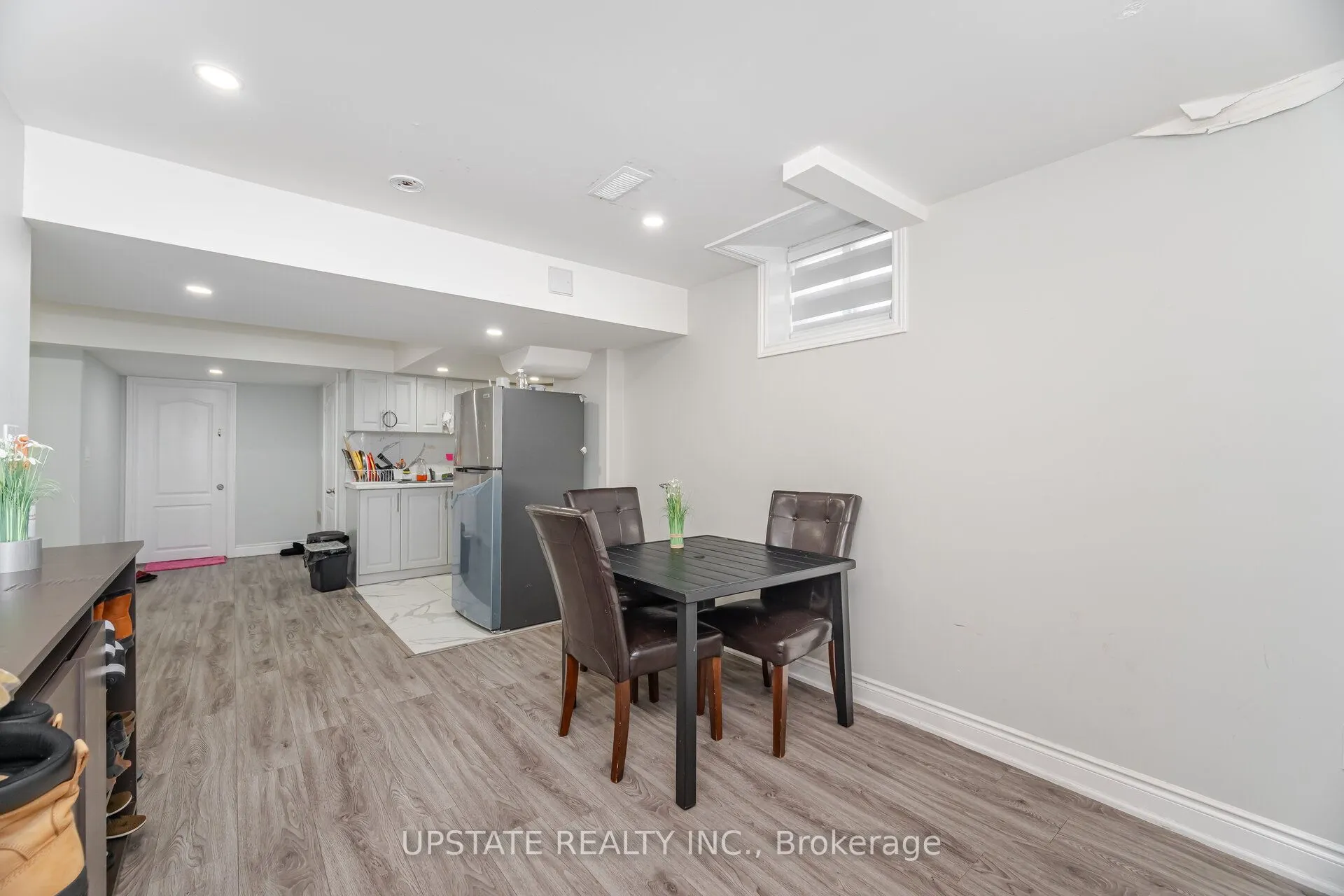 2 Jenwood Crescent