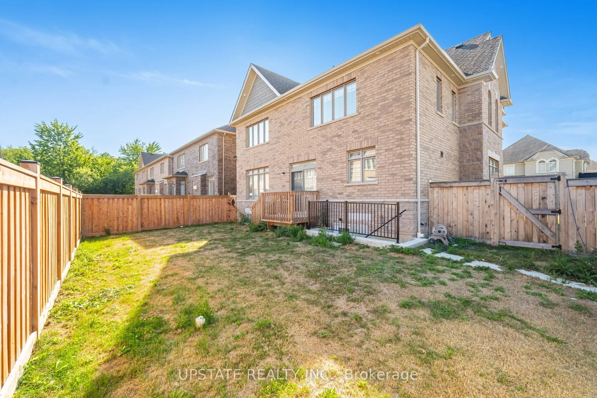 2 Jenwood Crescent