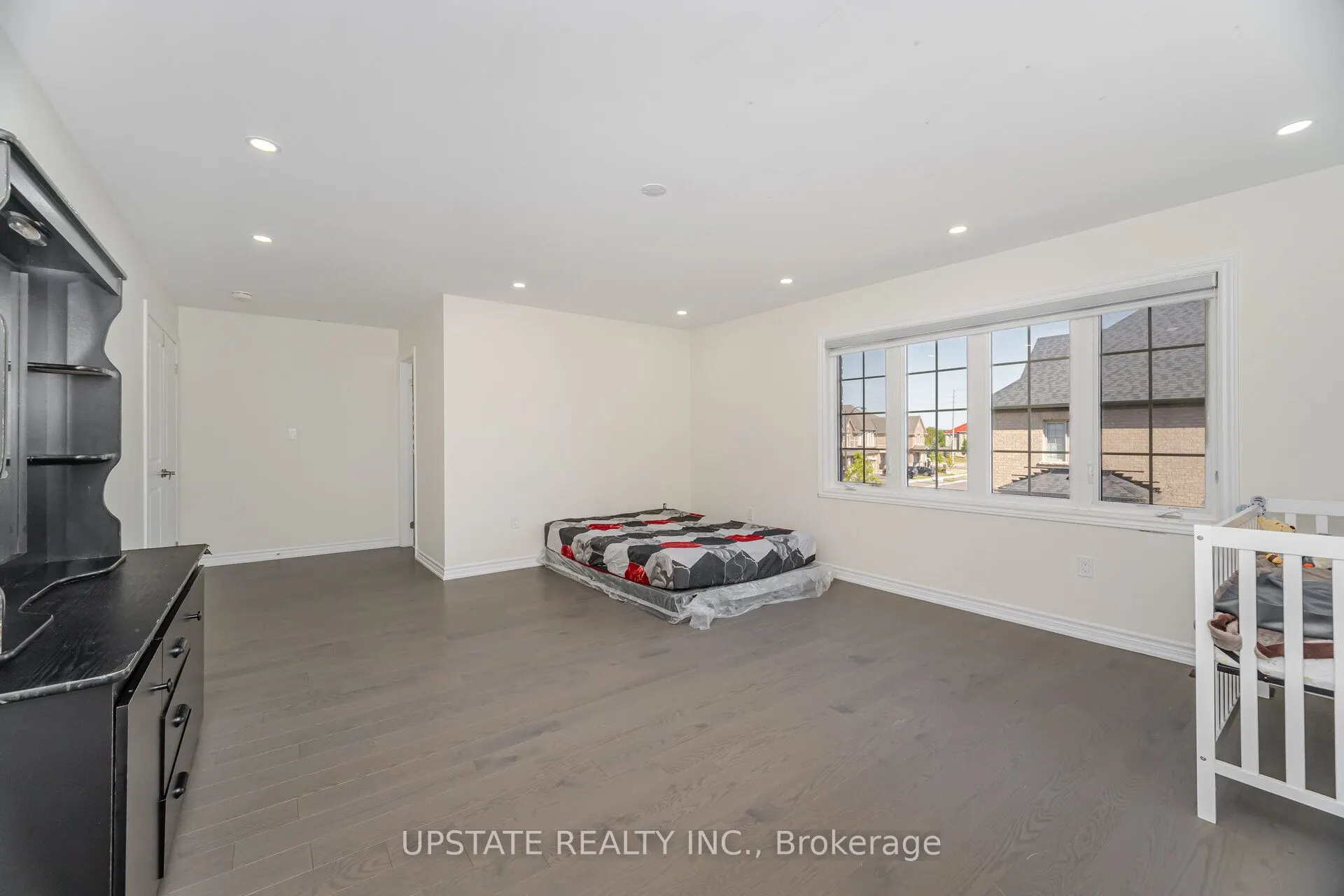 2 Jenwood Crescent