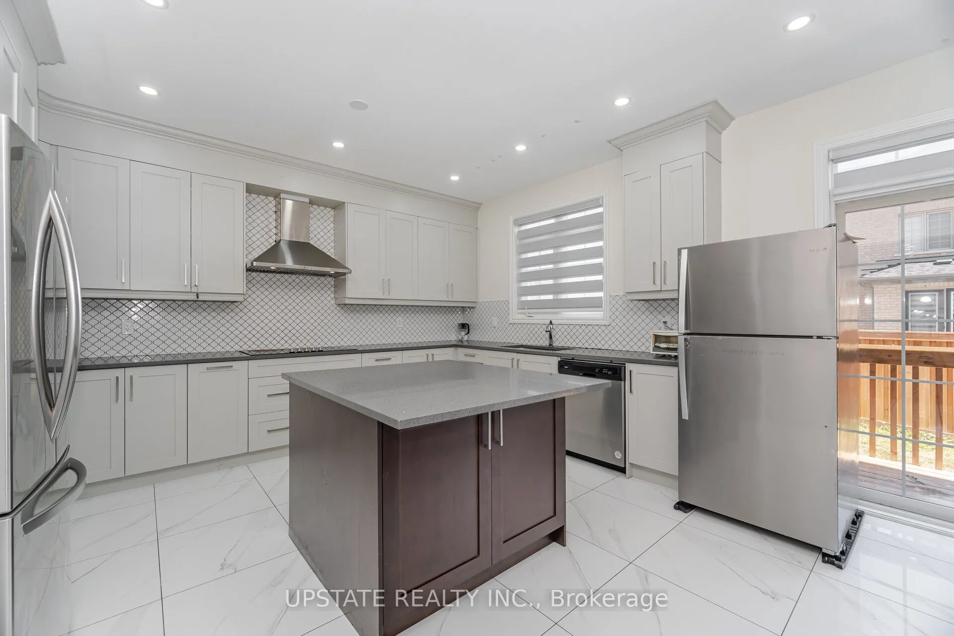 2 Jenwood Crescent