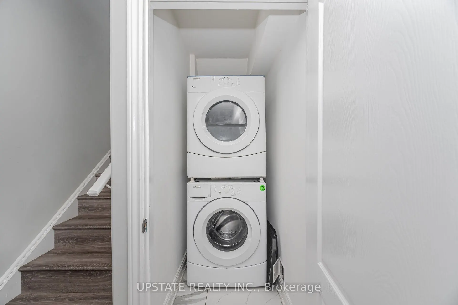 2 Jenwood Crescent