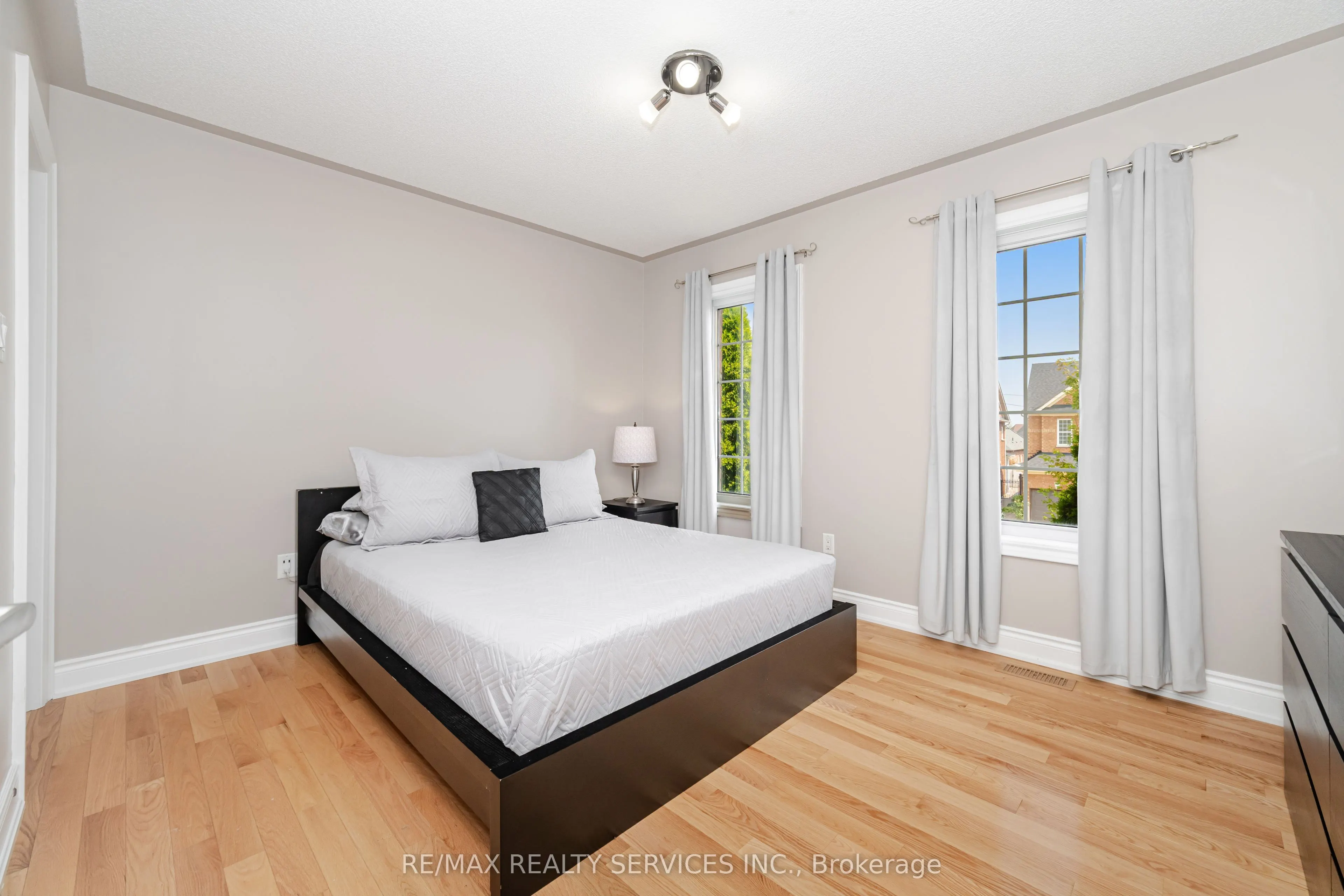 6 Hugo Road