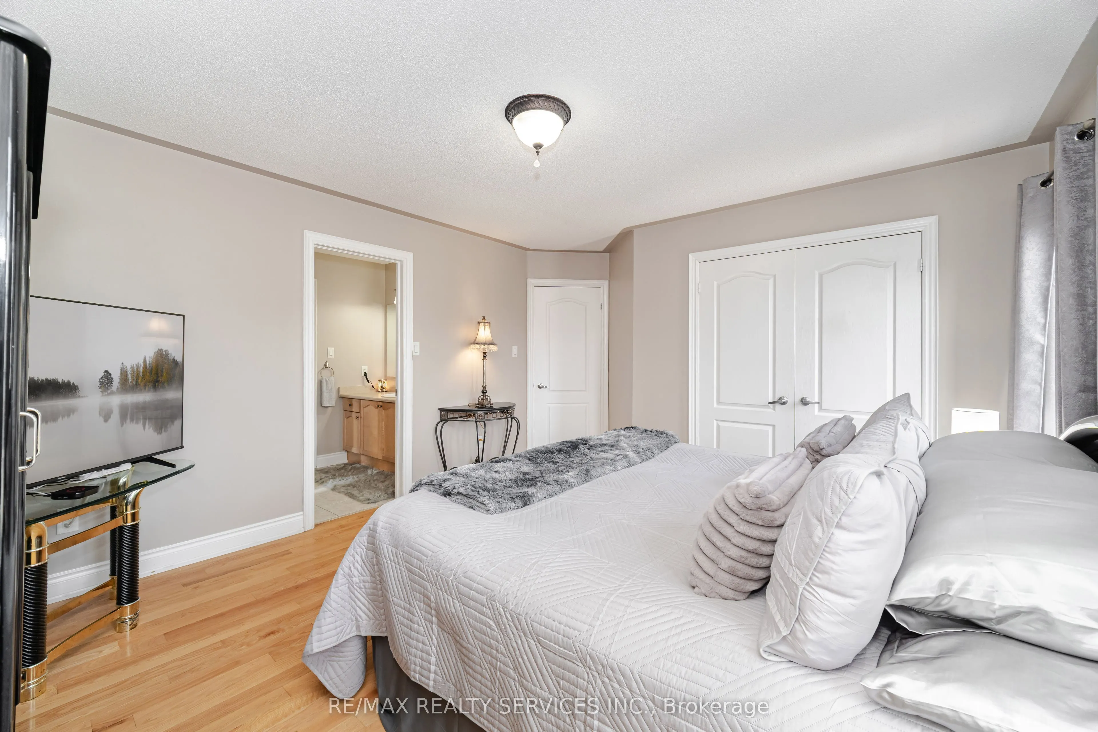 6 Hugo Road