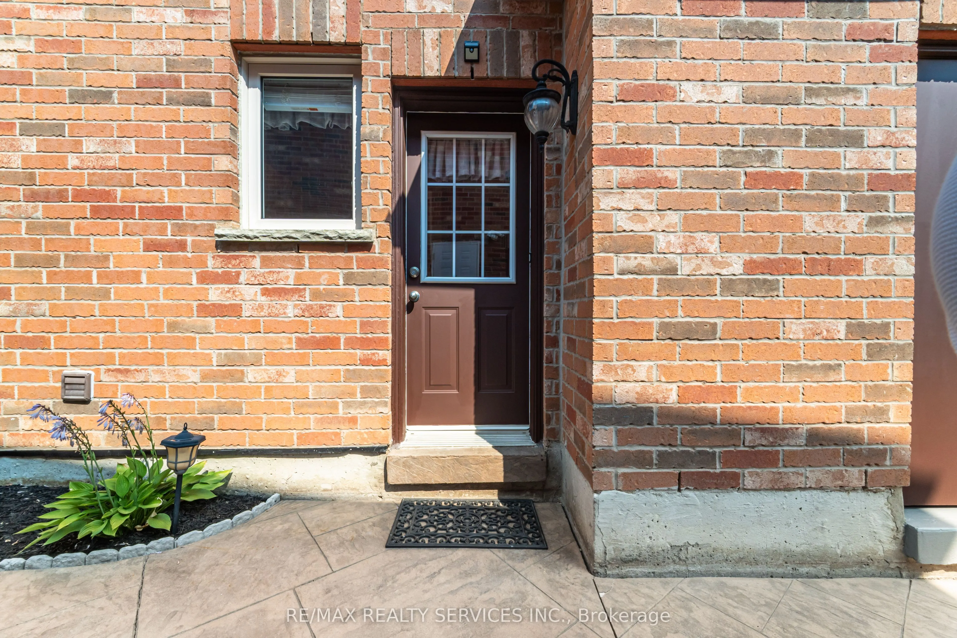 6 Hugo Road