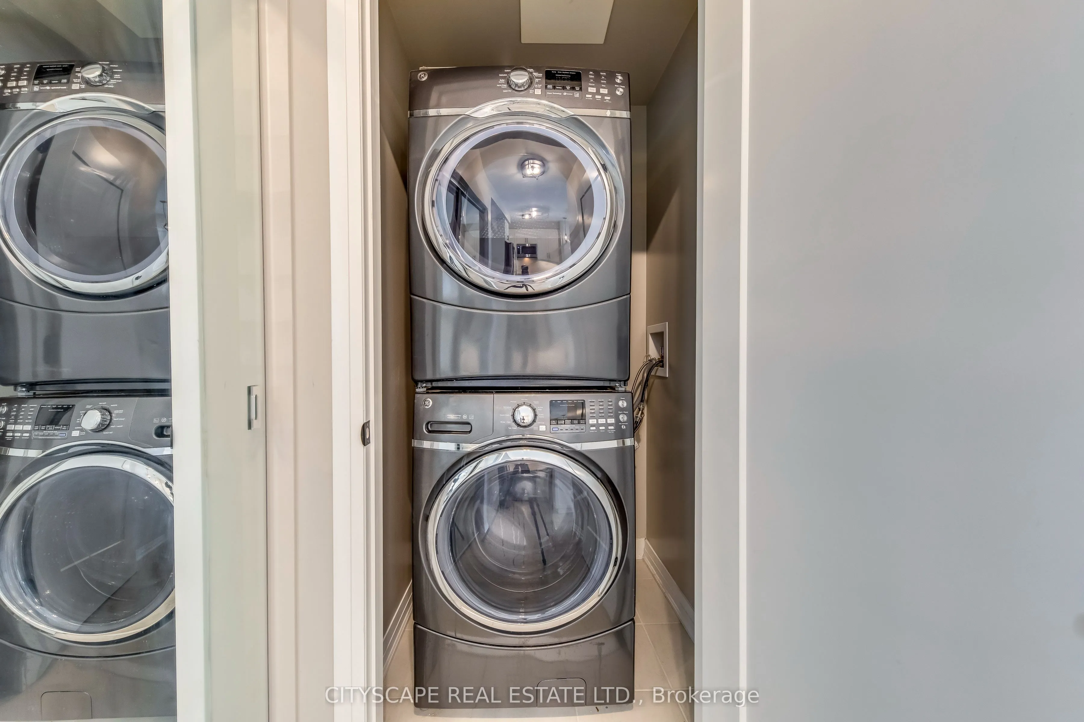 128 Grovewood Common, #205
