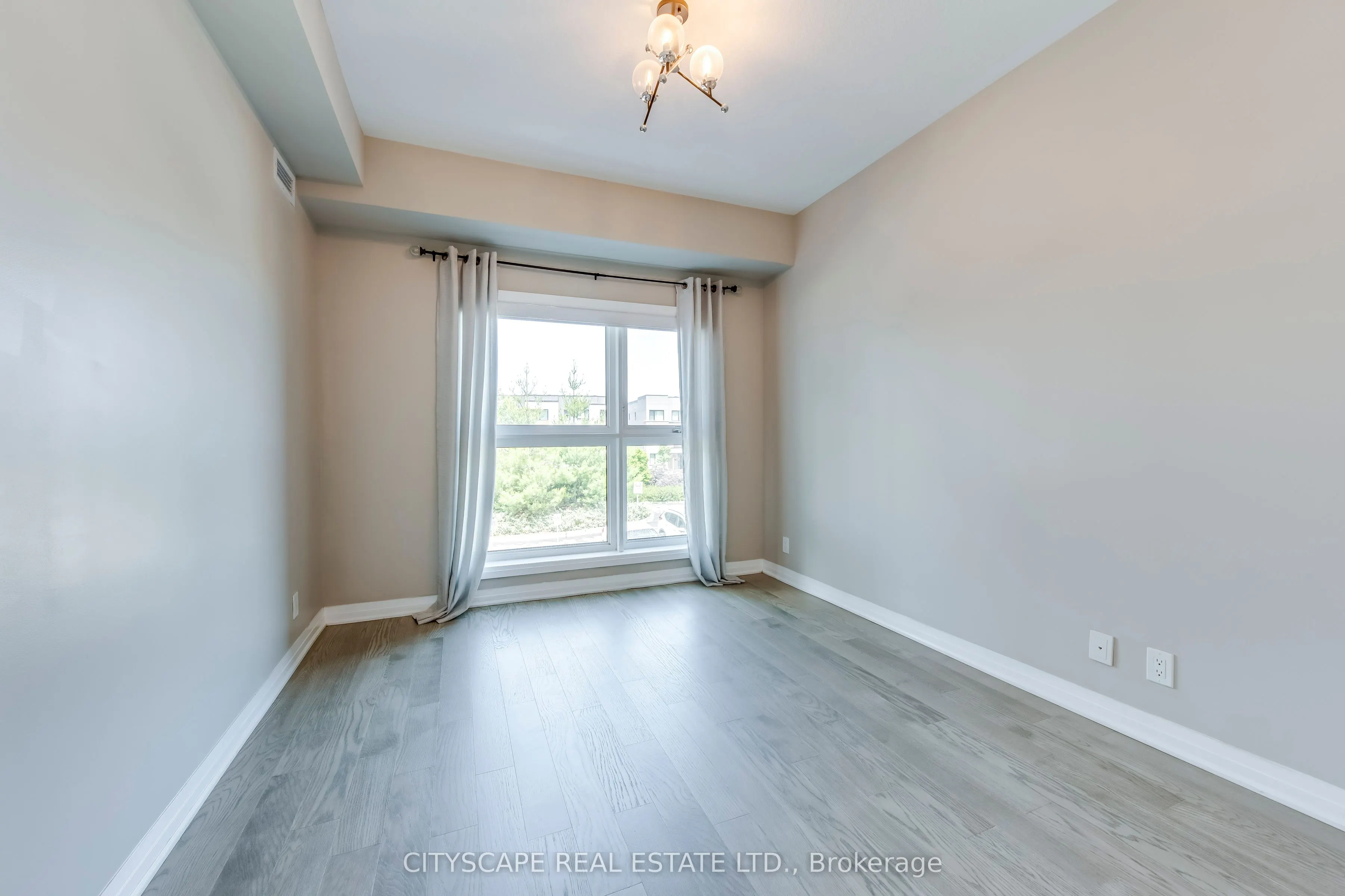 128 Grovewood Common, #205