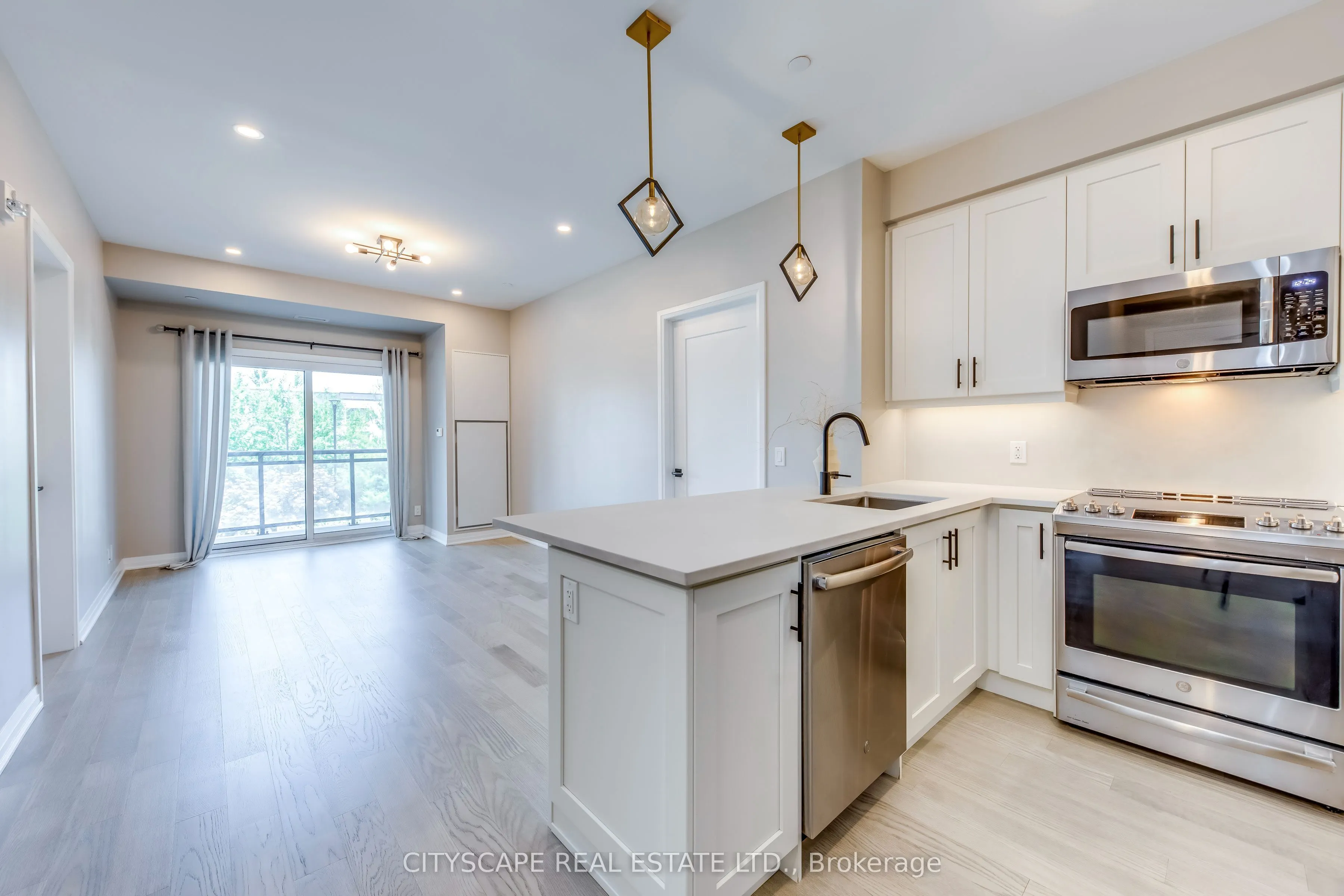128 Grovewood Common, #205