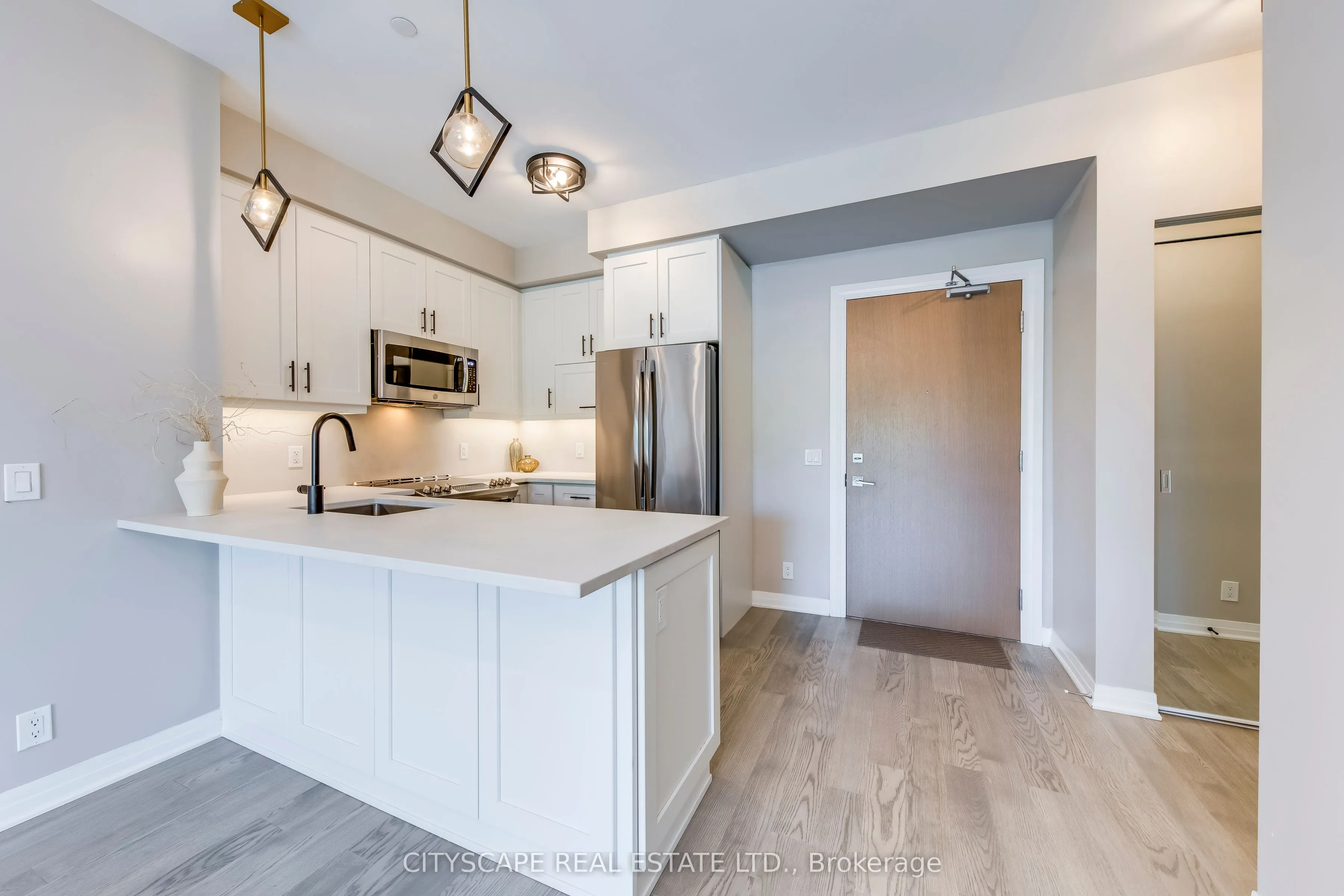 128 Grovewood Common, #205