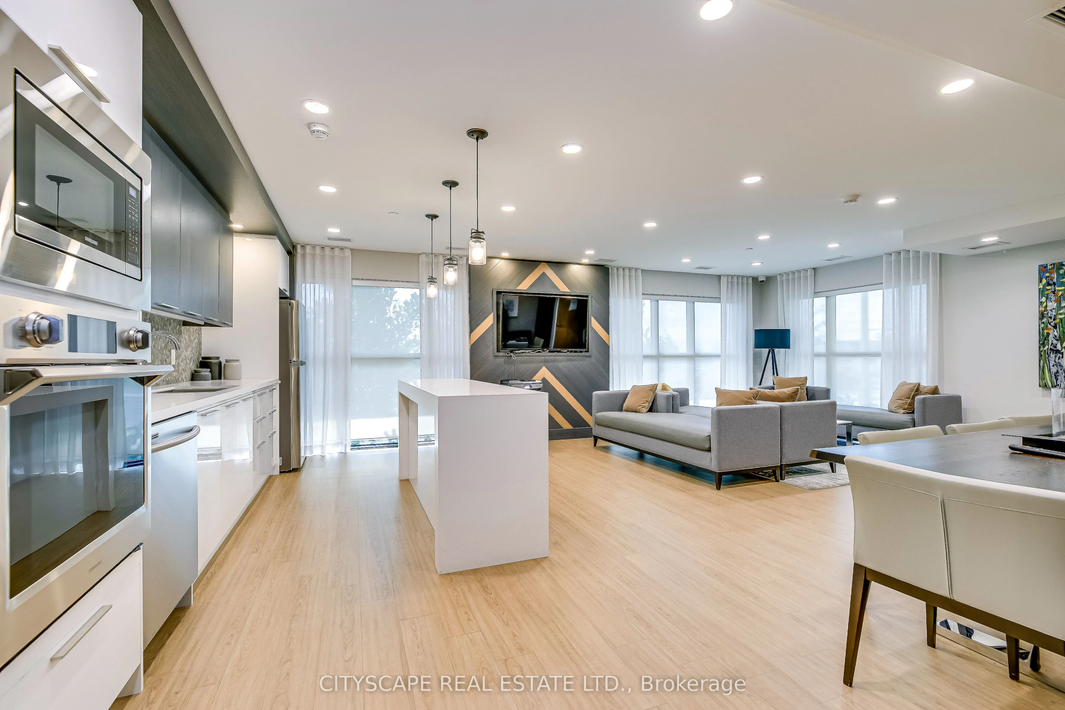 128 Grovewood Common, #205