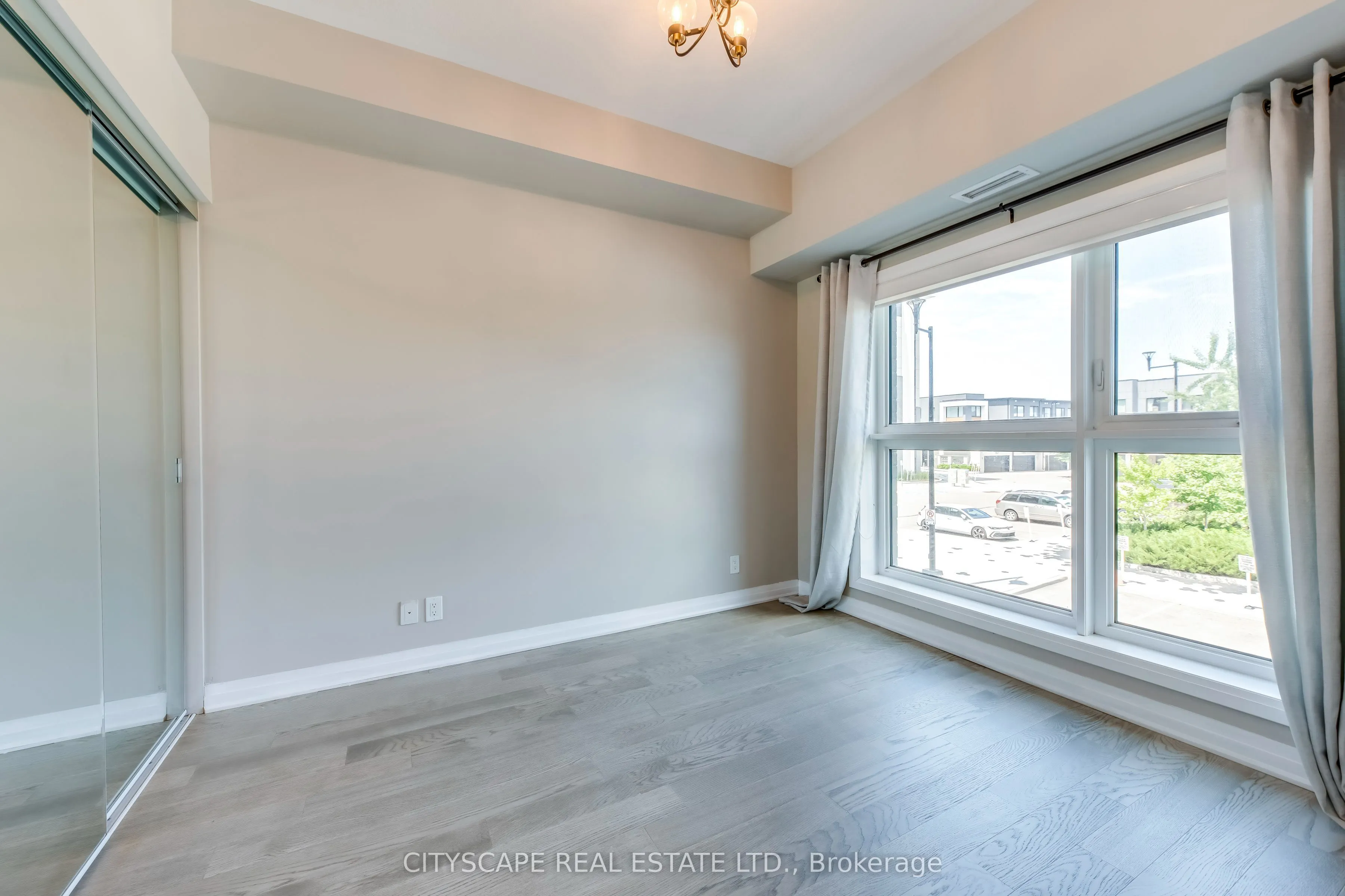 128 Grovewood Common, #205