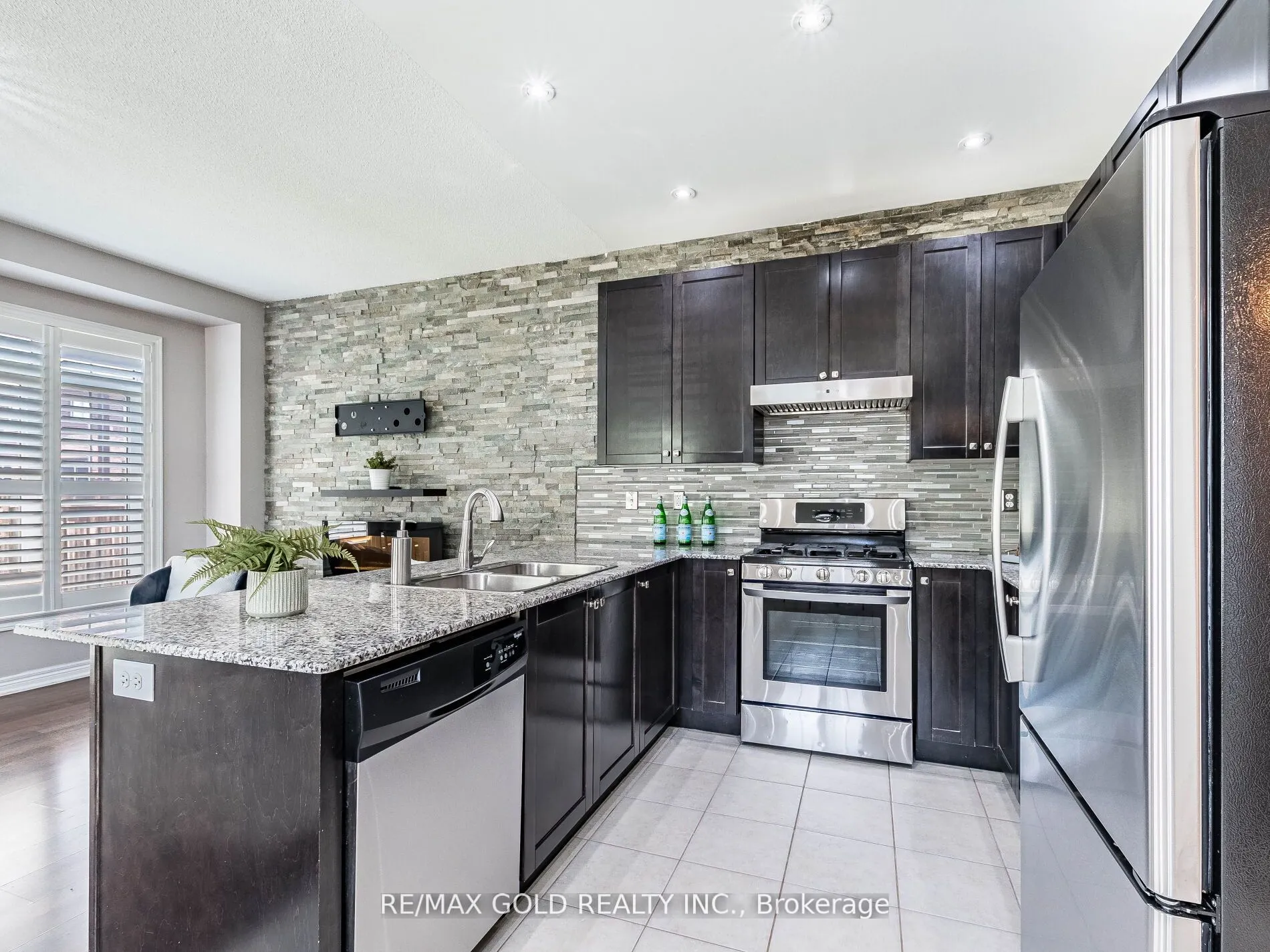 37 Kempenfelt Drive
