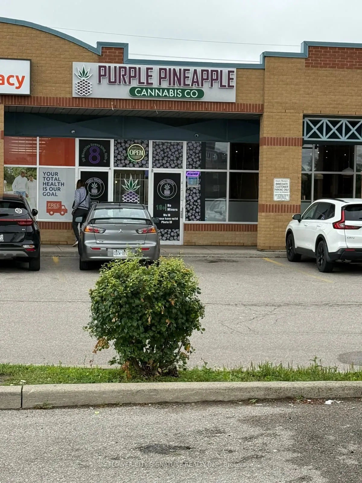 25 Woodbine downs Boulevard, #8