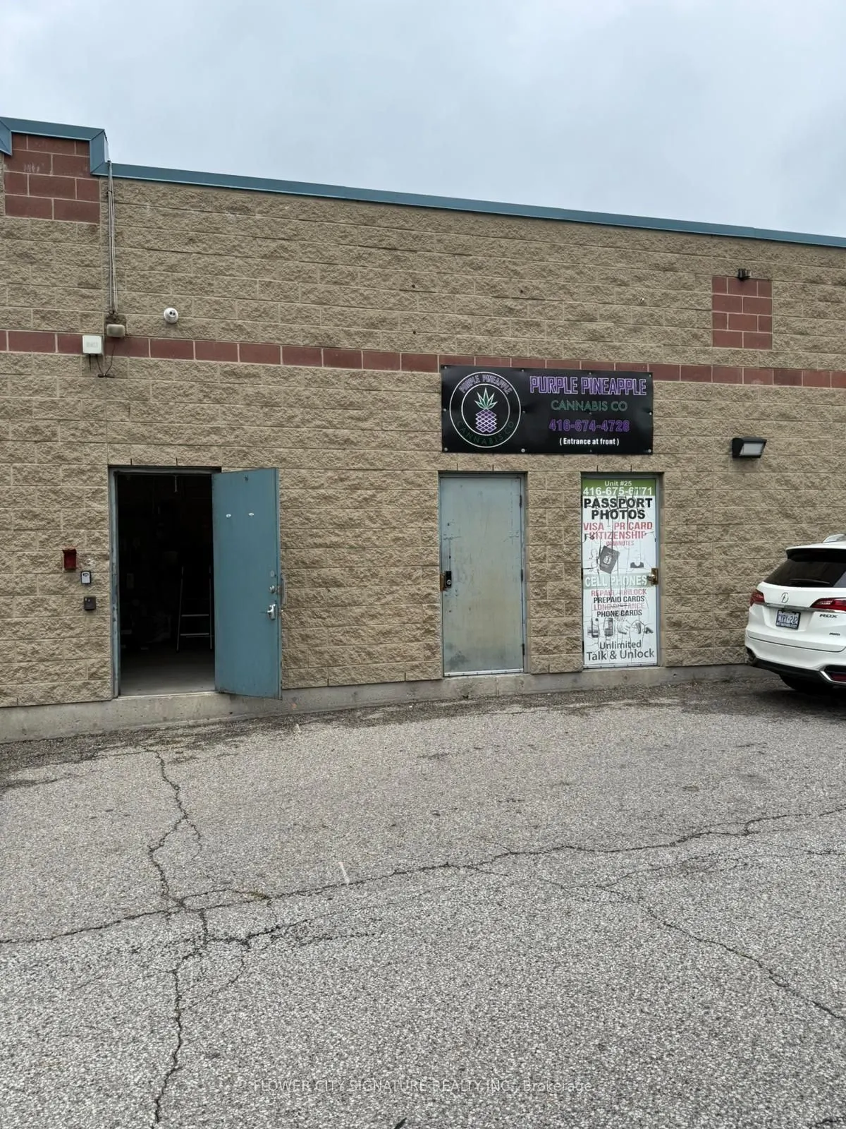 25 Woodbine downs Boulevard, #8