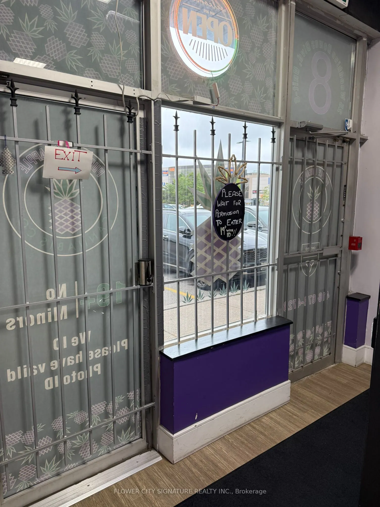 25 Woodbine downs Boulevard, #8