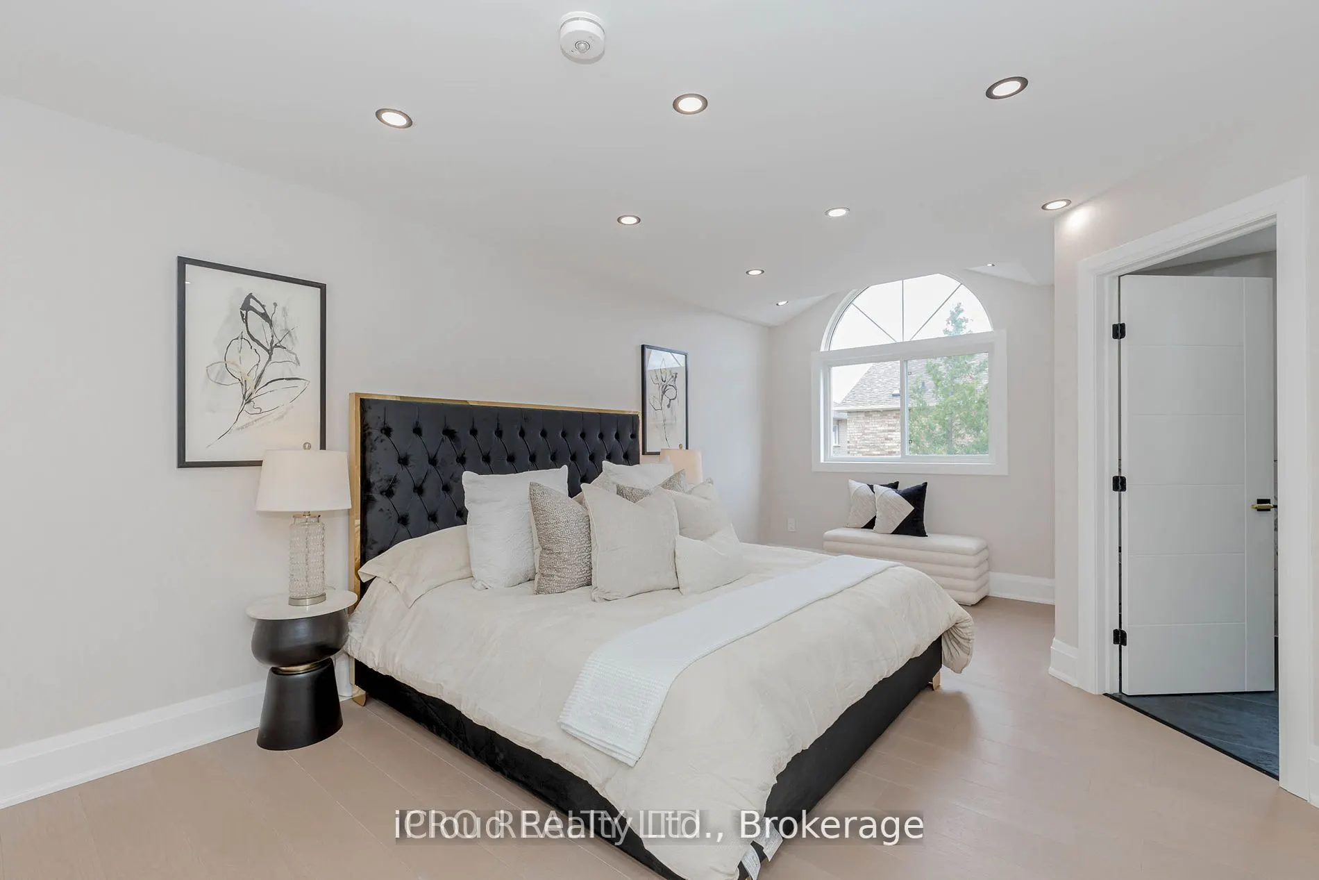 5696 Margarita Crescent