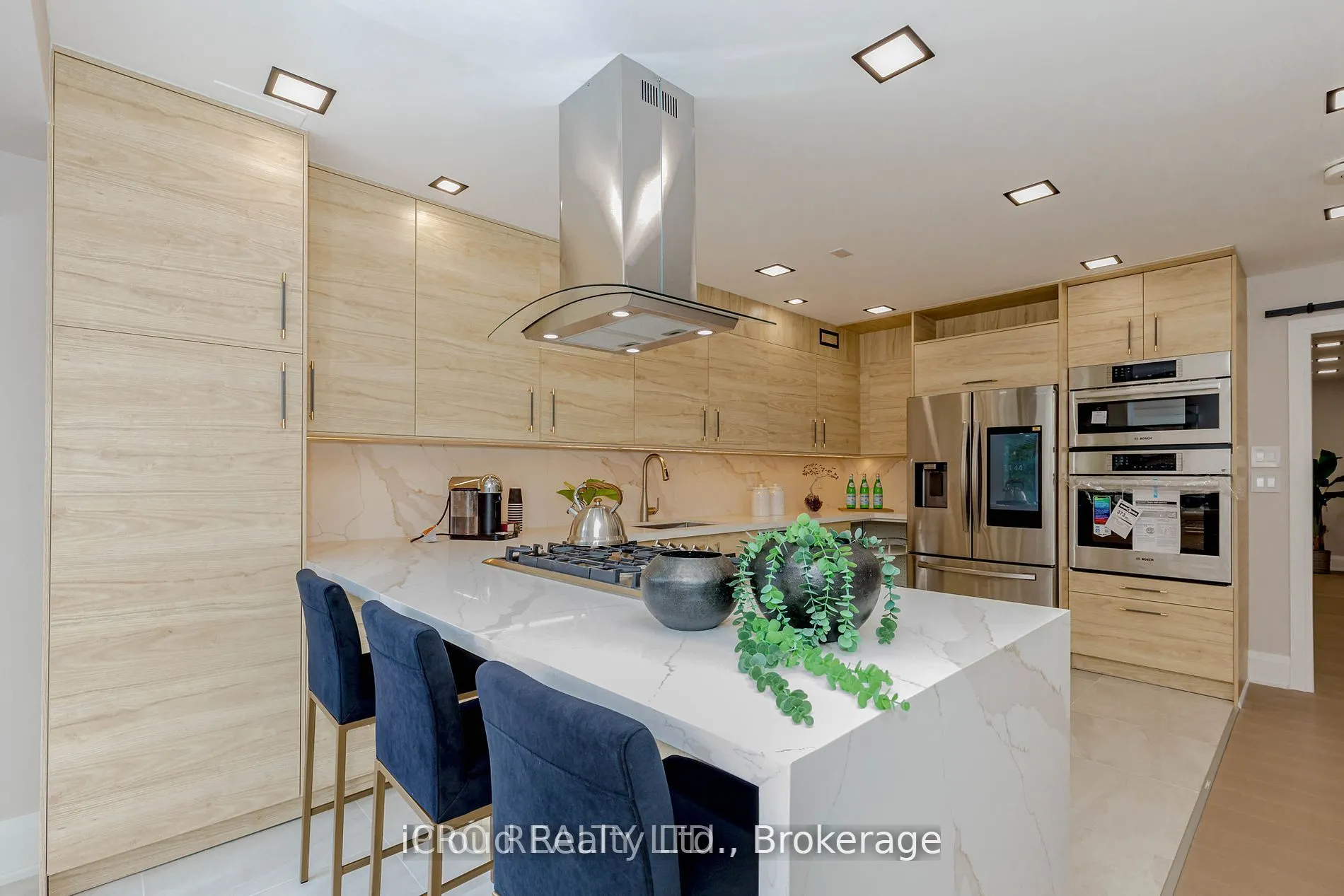 5696 Margarita Crescent